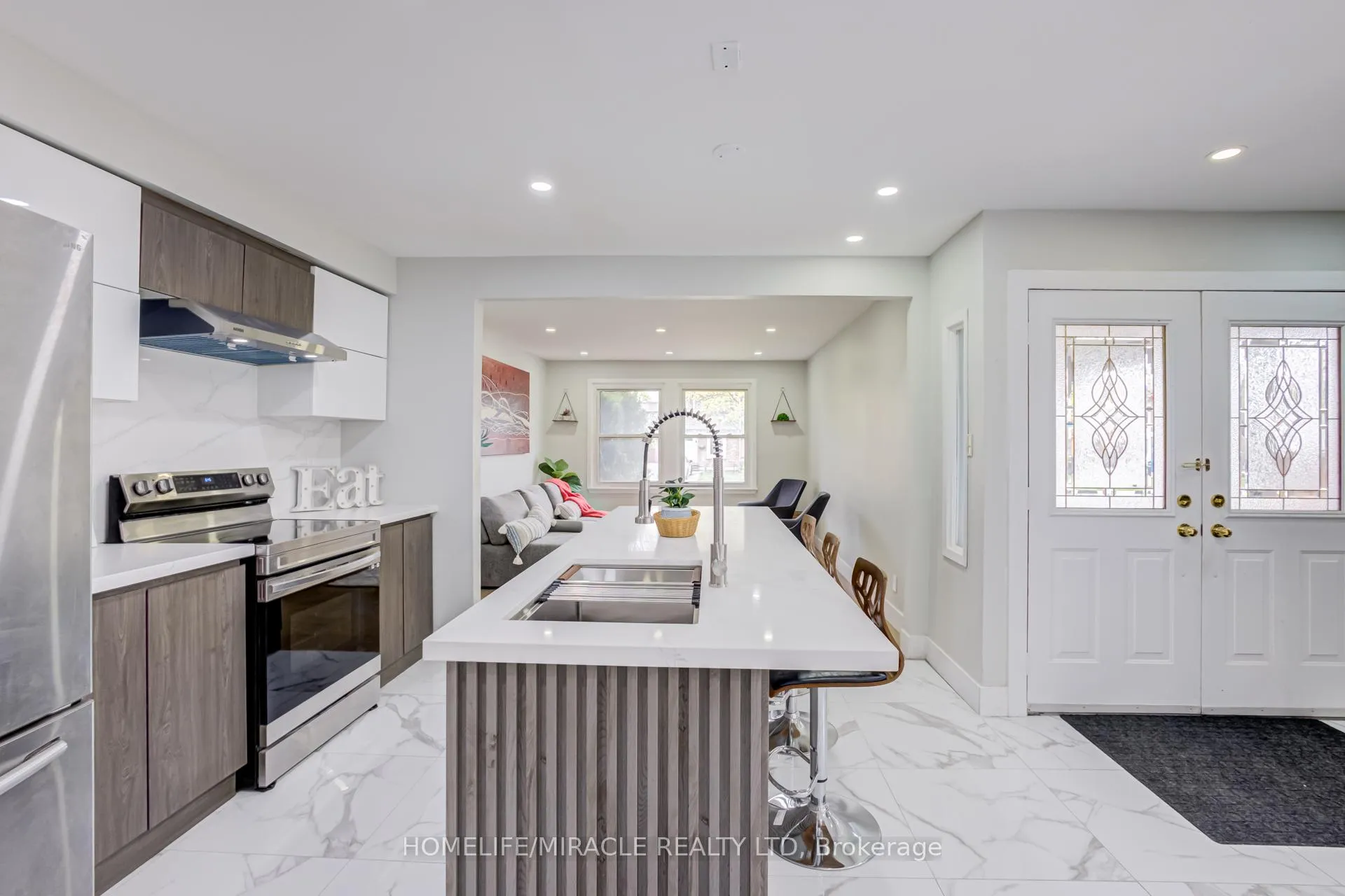 Photo 11 of 122 Ormond Drive, Oshawa, Samac — HOMEH