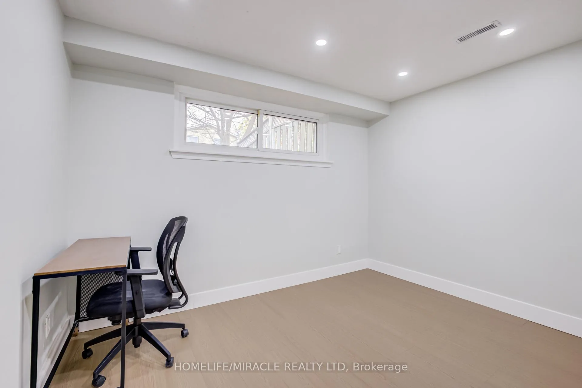 Photo 33 of 122 Ormond Drive, Oshawa, Samac — HOMEH
