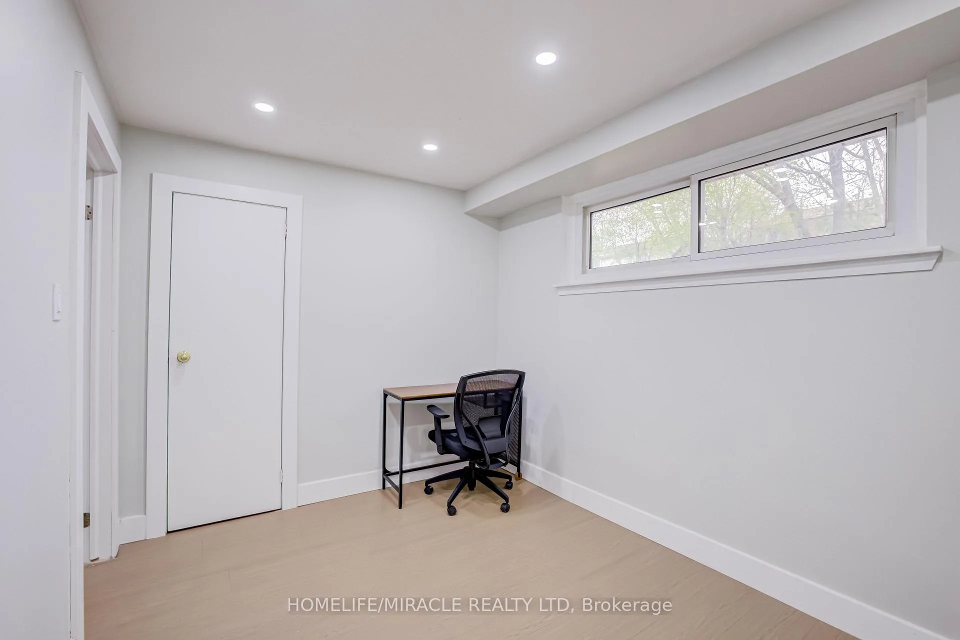 Photo 34 of 122 Ormond Drive, Oshawa, Samac — HOMEH