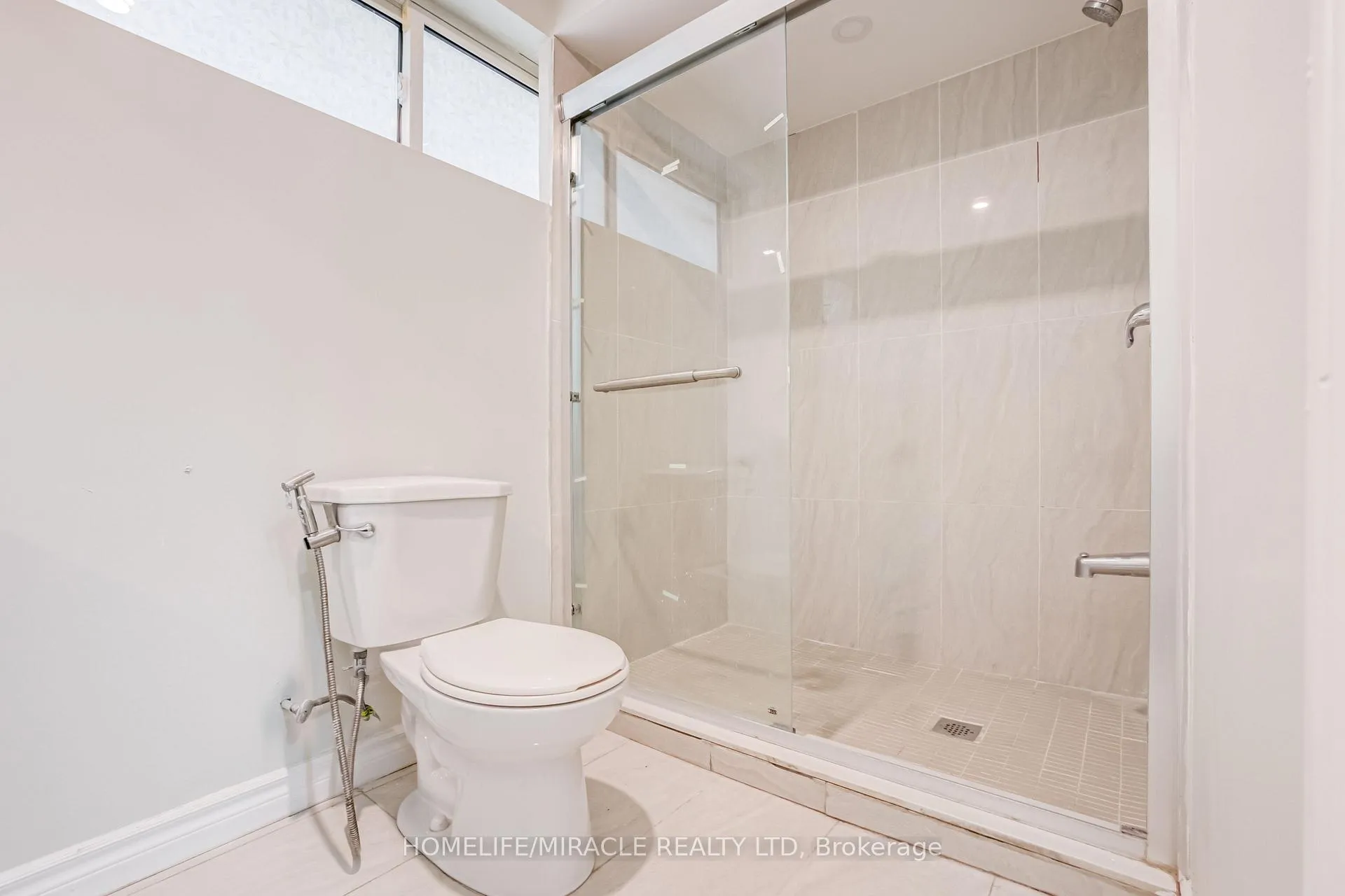 Photo 39 of 122 Ormond Drive, Oshawa, Samac — HOMEH