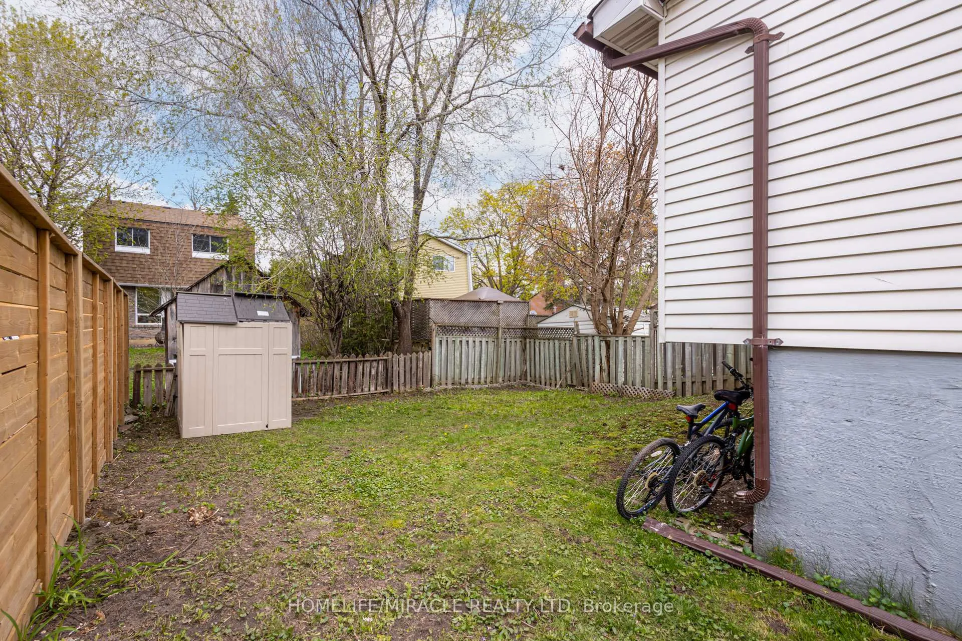 Photo 47 of 122 Ormond Drive, Oshawa, Samac — HOMEH