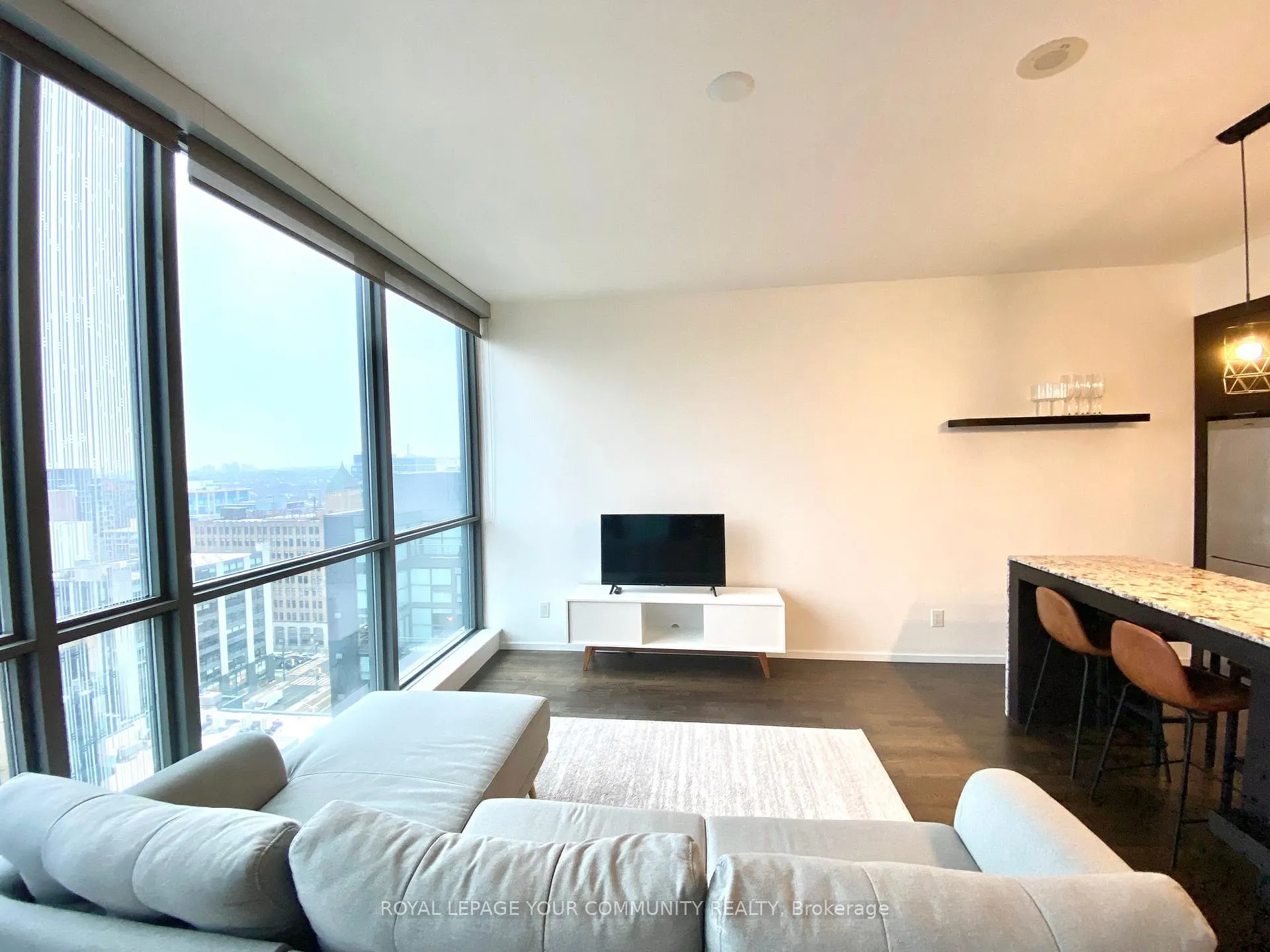 Photo 9 of Unit 1708, 8 Charlotte Street, Toronto, Waterfront Communities — HOMEH