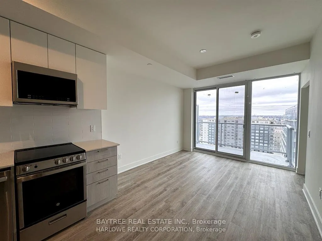 Photo 3 of Unit 812, 185 Deerfield Road, Newmarket, Central Newmarket — HOMEH