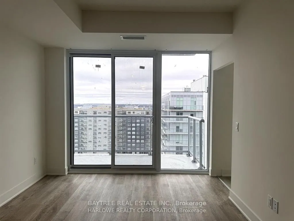 Photo 4 of Unit 812, 185 Deerfield Road, Newmarket, Central Newmarket — HOMEH