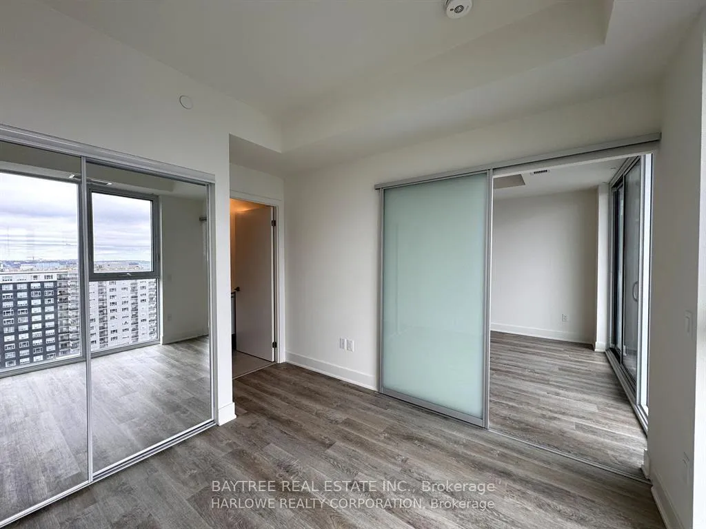 Photo 6 of Unit 812, 185 Deerfield Road, Newmarket, Central Newmarket — HOMEH
