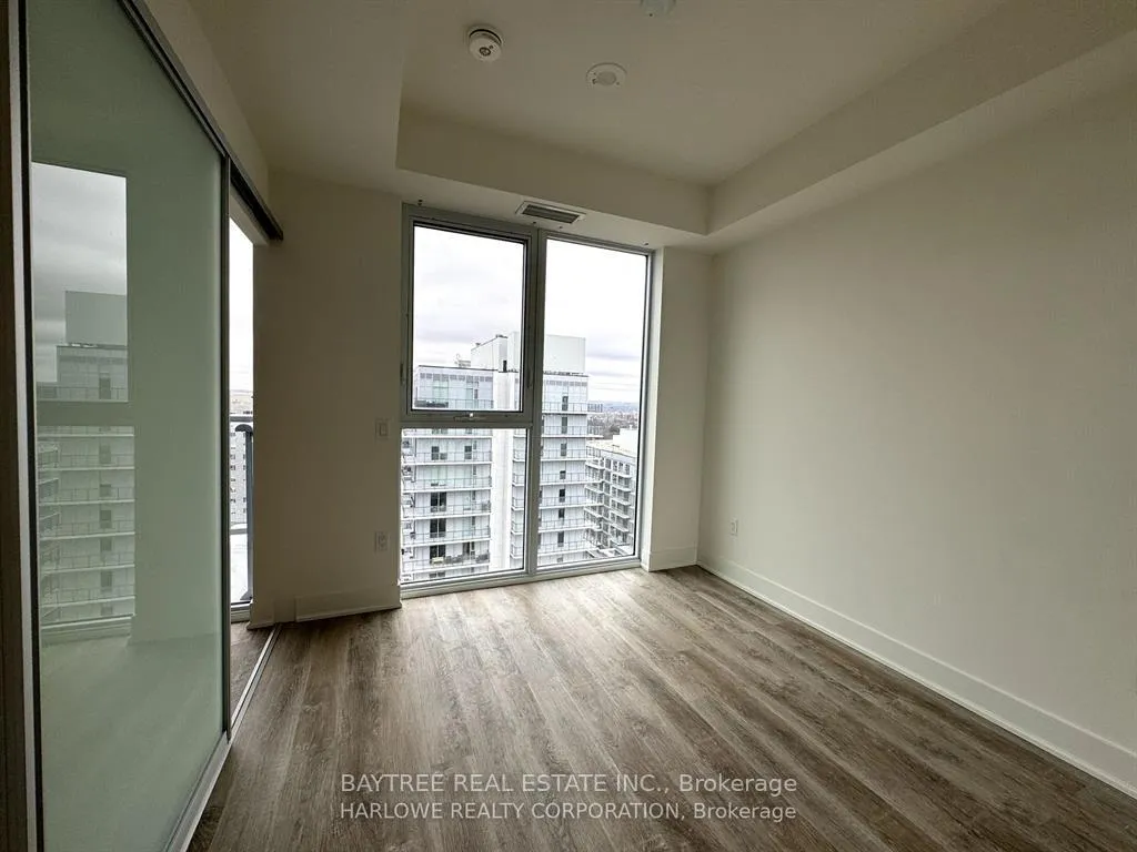 Photo 7 of Unit 812, 185 Deerfield Road, Newmarket, Central Newmarket — HOMEH