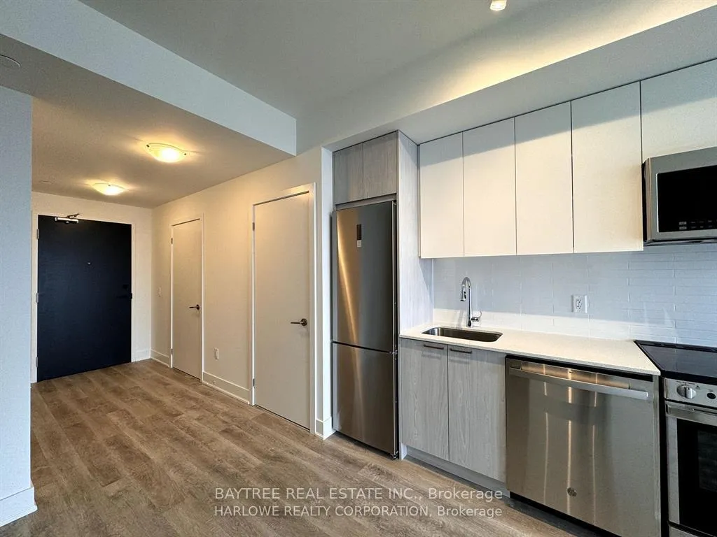 Photo 12 of Unit 812, 185 Deerfield Road, Newmarket, Central Newmarket — HOMEH