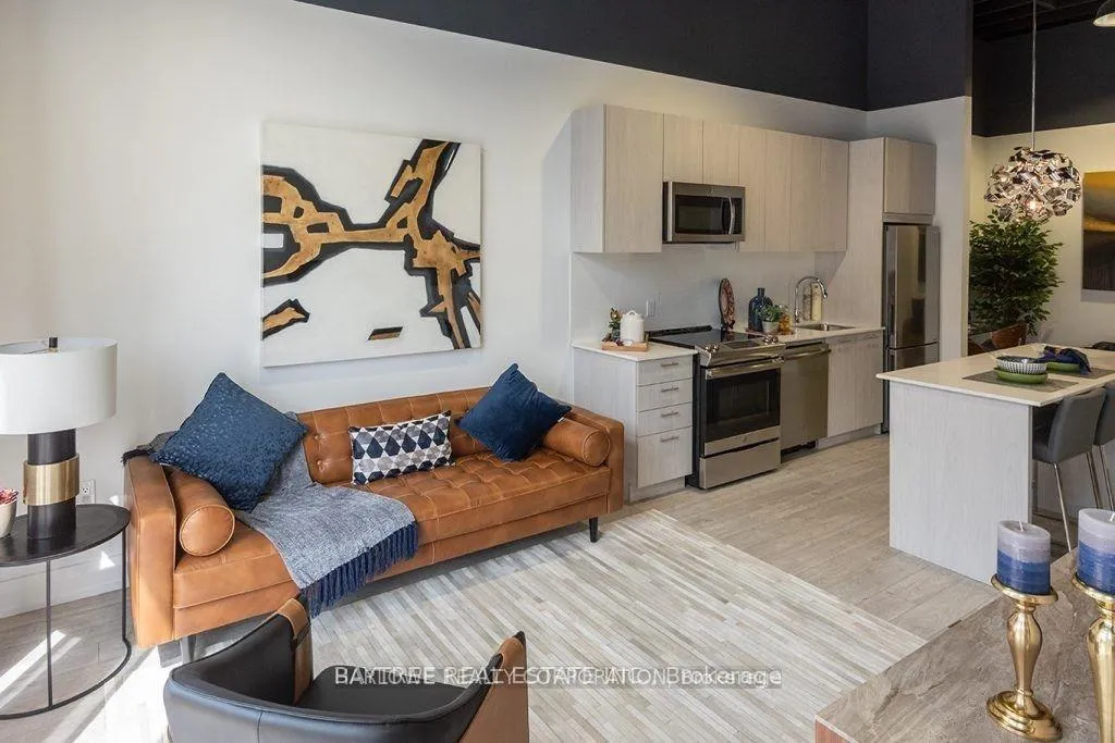 Photo 23 of Unit 812, 185 Deerfield Road, Newmarket, Central Newmarket — HOMEH