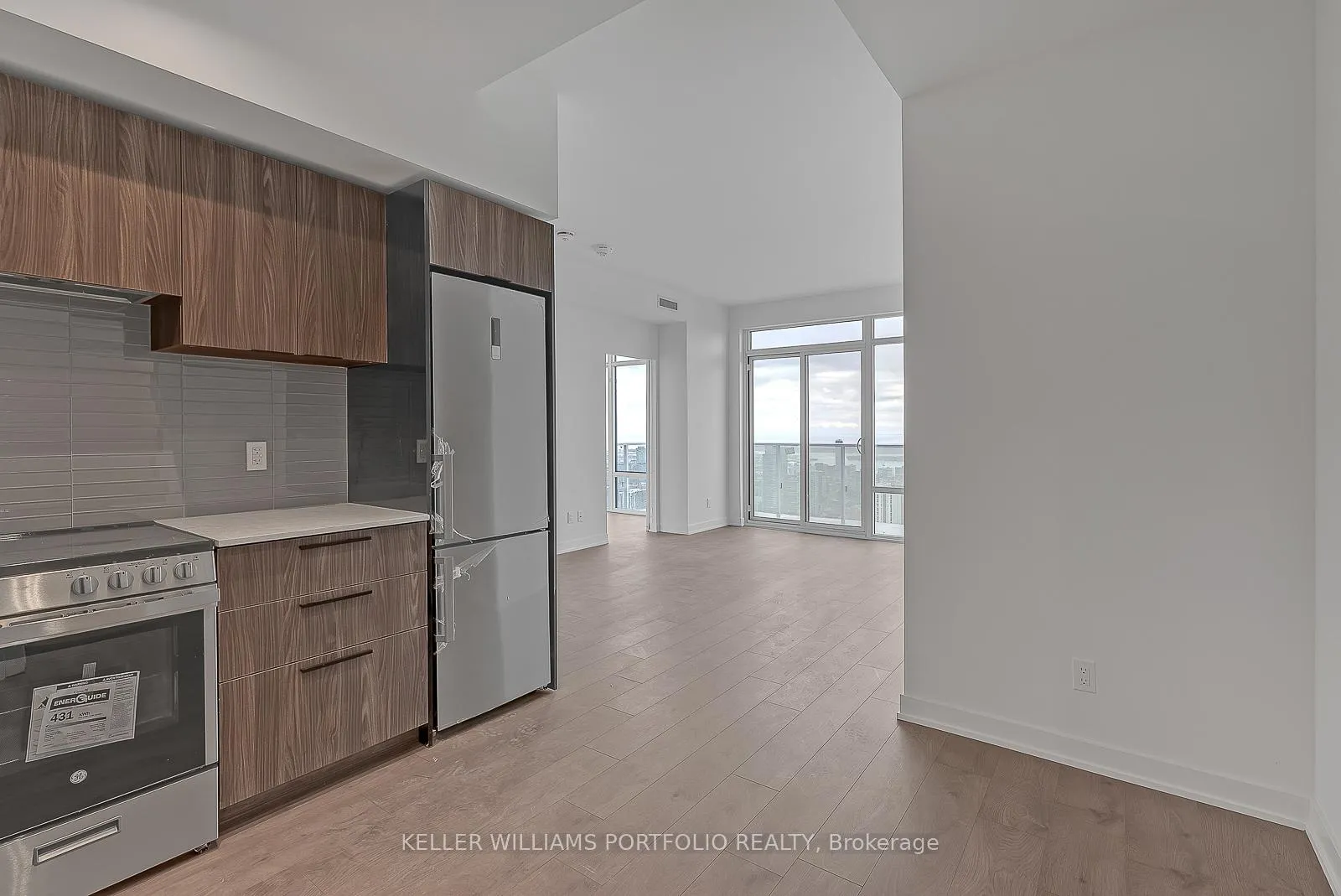 Photo 5 of Unit 5209, 501 Yonge Street, Toronto, Church-Yonge Corridor — HOMEH