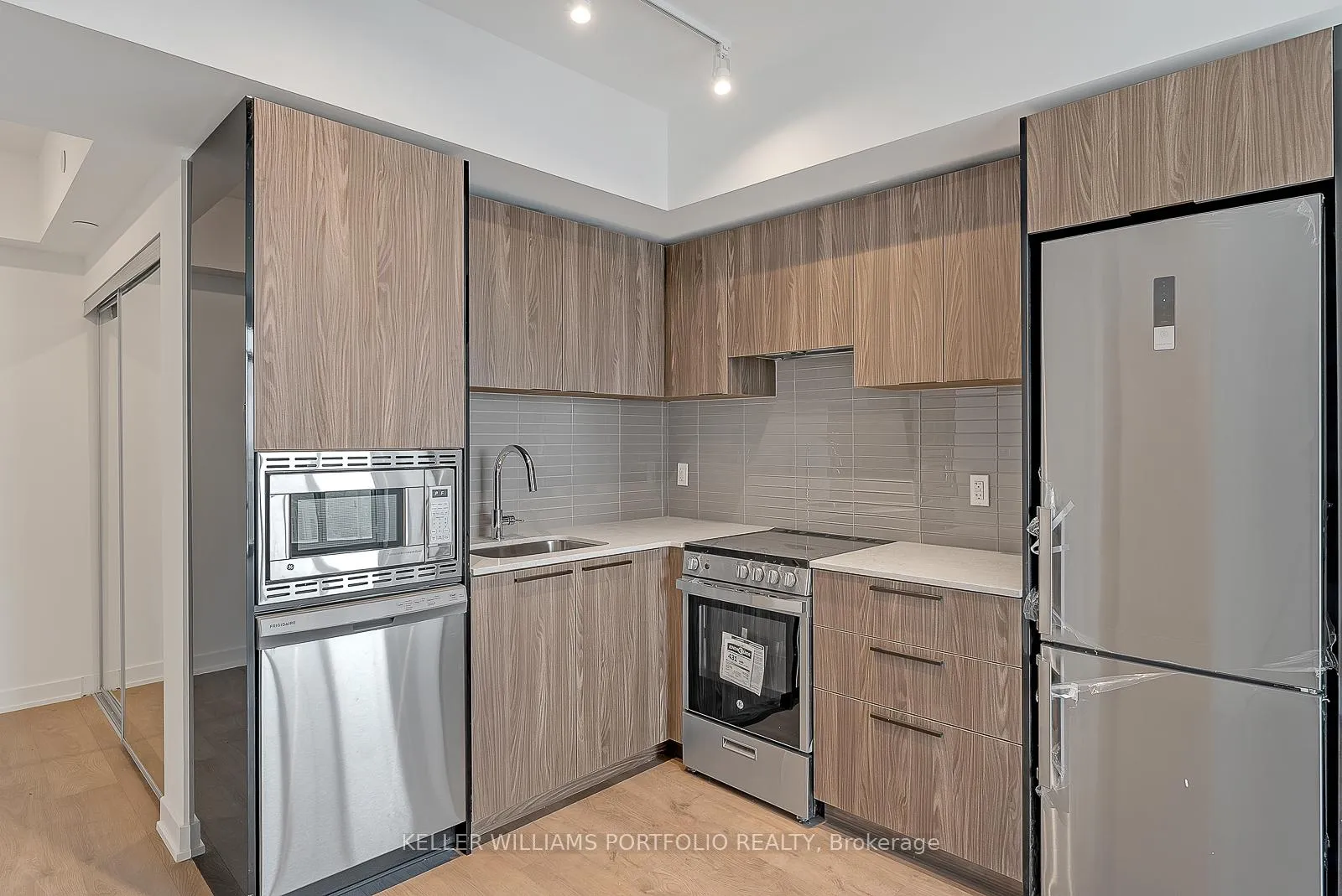 Photo 6 of Unit 5209, 501 Yonge Street, Toronto, Church-Yonge Corridor — HOMEH
