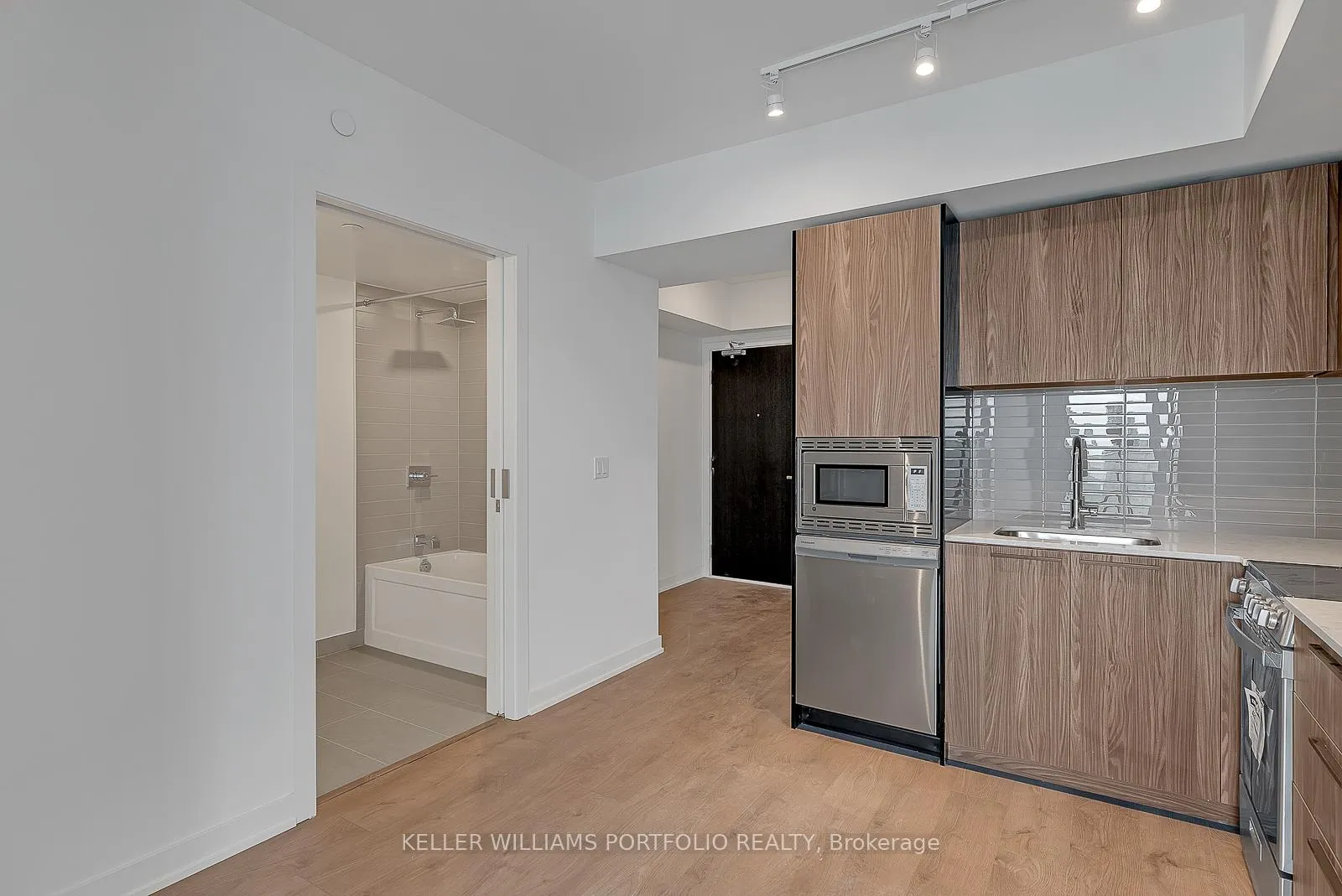 Photo 8 of Unit 5209, 501 Yonge Street, Toronto, Church-Yonge Corridor — HOMEH