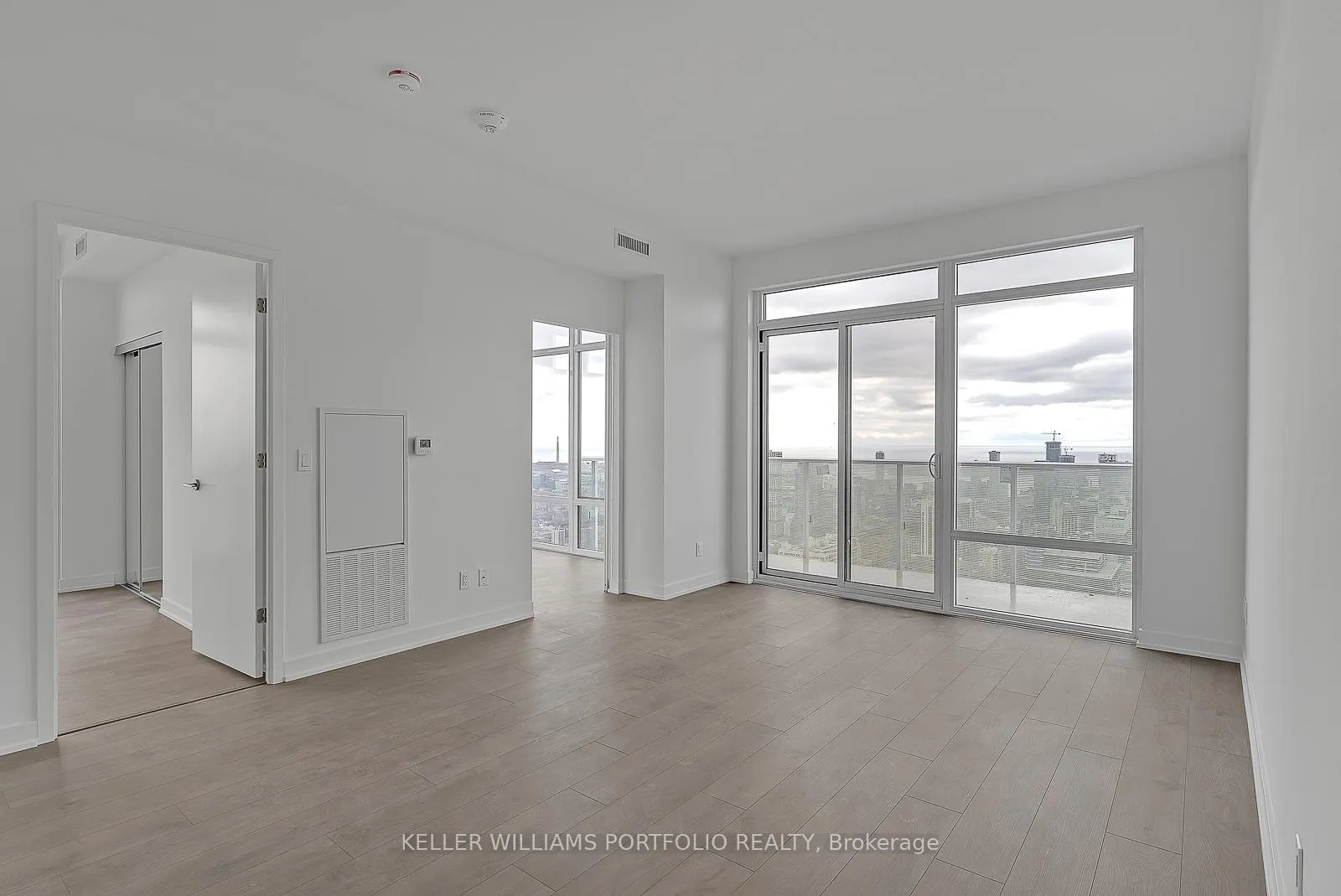 Photo 9 of Unit 5209, 501 Yonge Street, Toronto, Church-Yonge Corridor — HOMEH