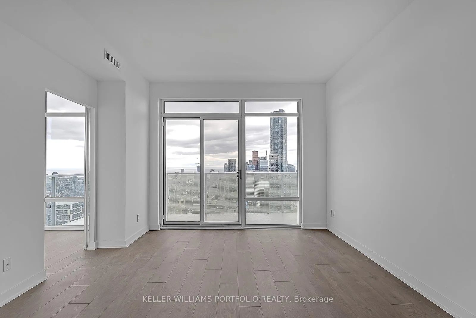 Photo 10 of Unit 5209, 501 Yonge Street, Toronto, Church-Yonge Corridor — HOMEH