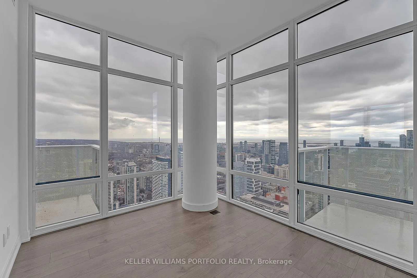 Photo 12 of Unit 5209, 501 Yonge Street, Toronto, Church-Yonge Corridor — HOMEH