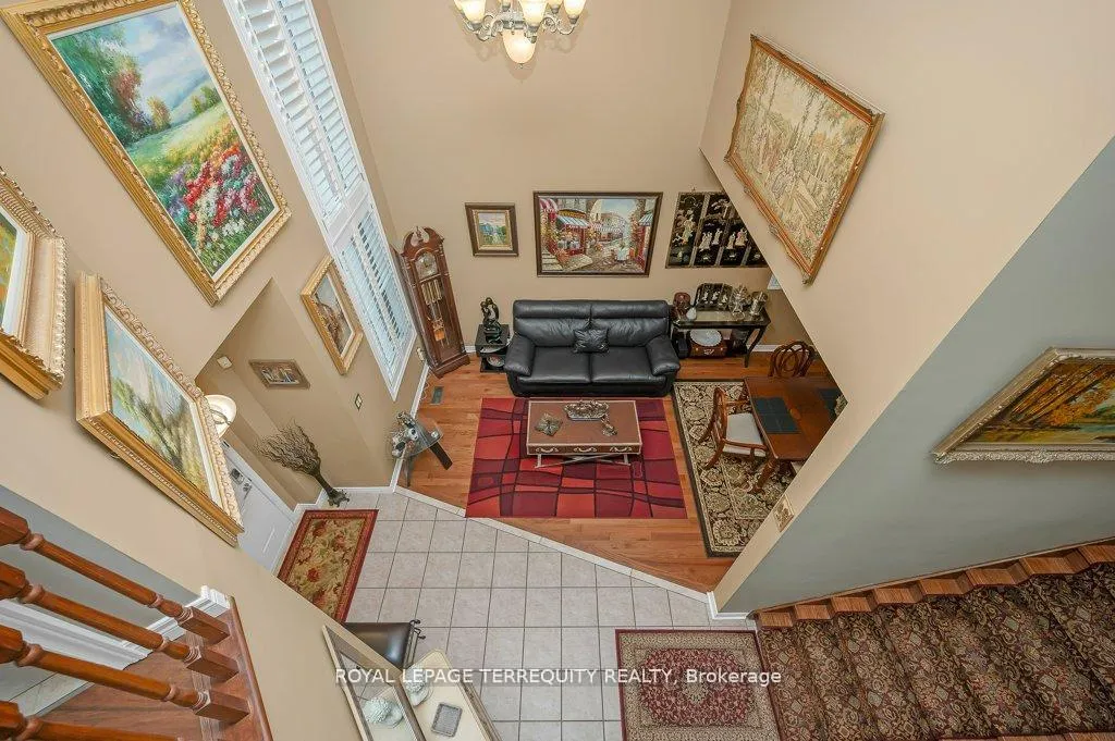 Photo 4 of 15 Armour Crescent, Hamilton, Meadowlands — HOMEH