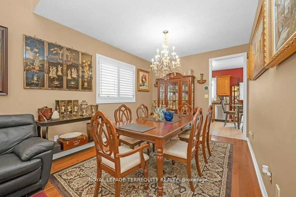 Photo 6 of 15 Armour Crescent, Hamilton, Meadowlands — HOMEH