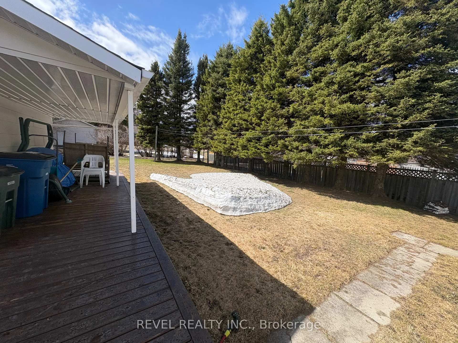 Photo 8 of 363 Thirteenth Avenue, Cochrane — HOMEH