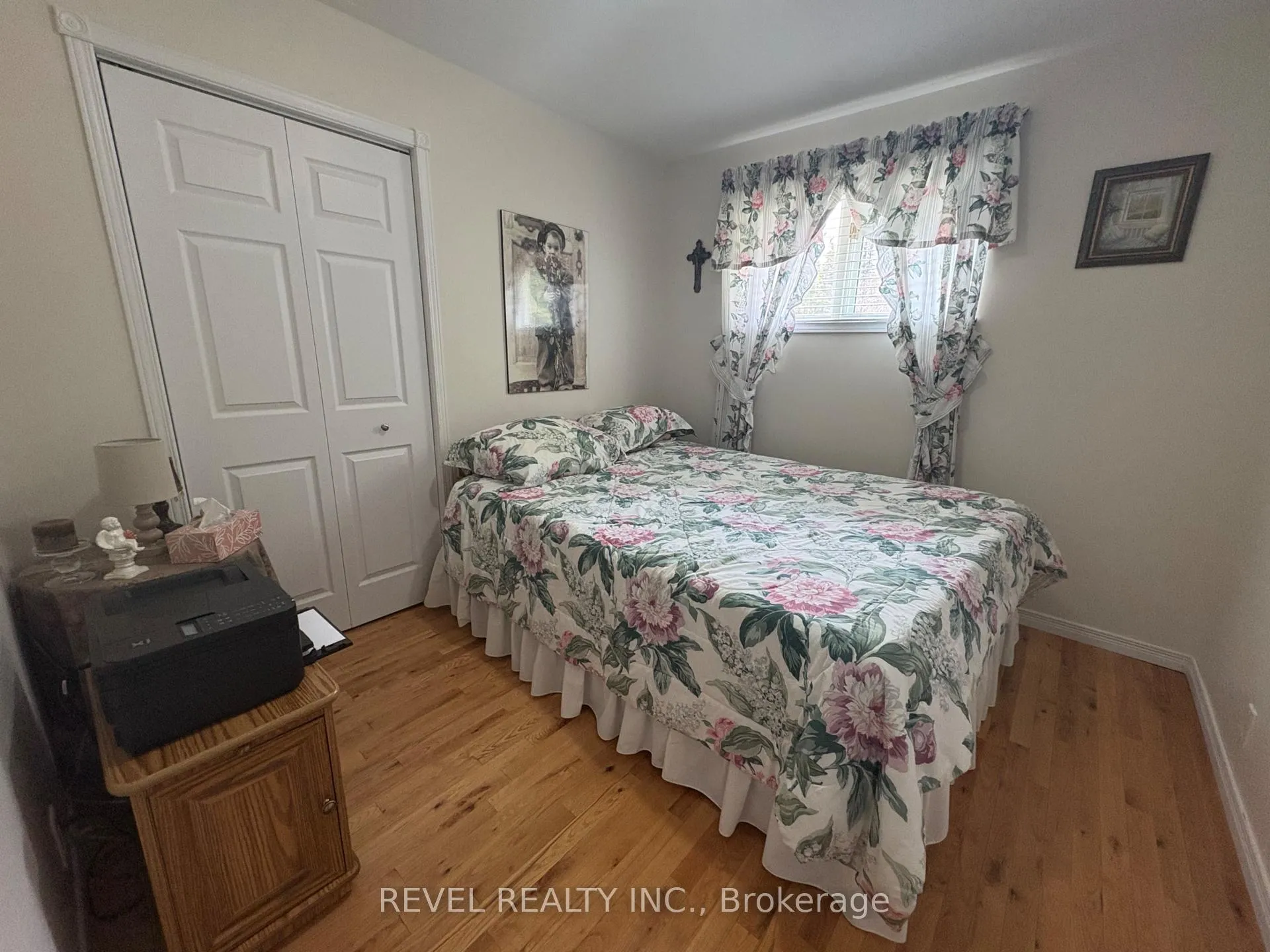Photo 21 of 363 Thirteenth Avenue, Cochrane — HOMEH