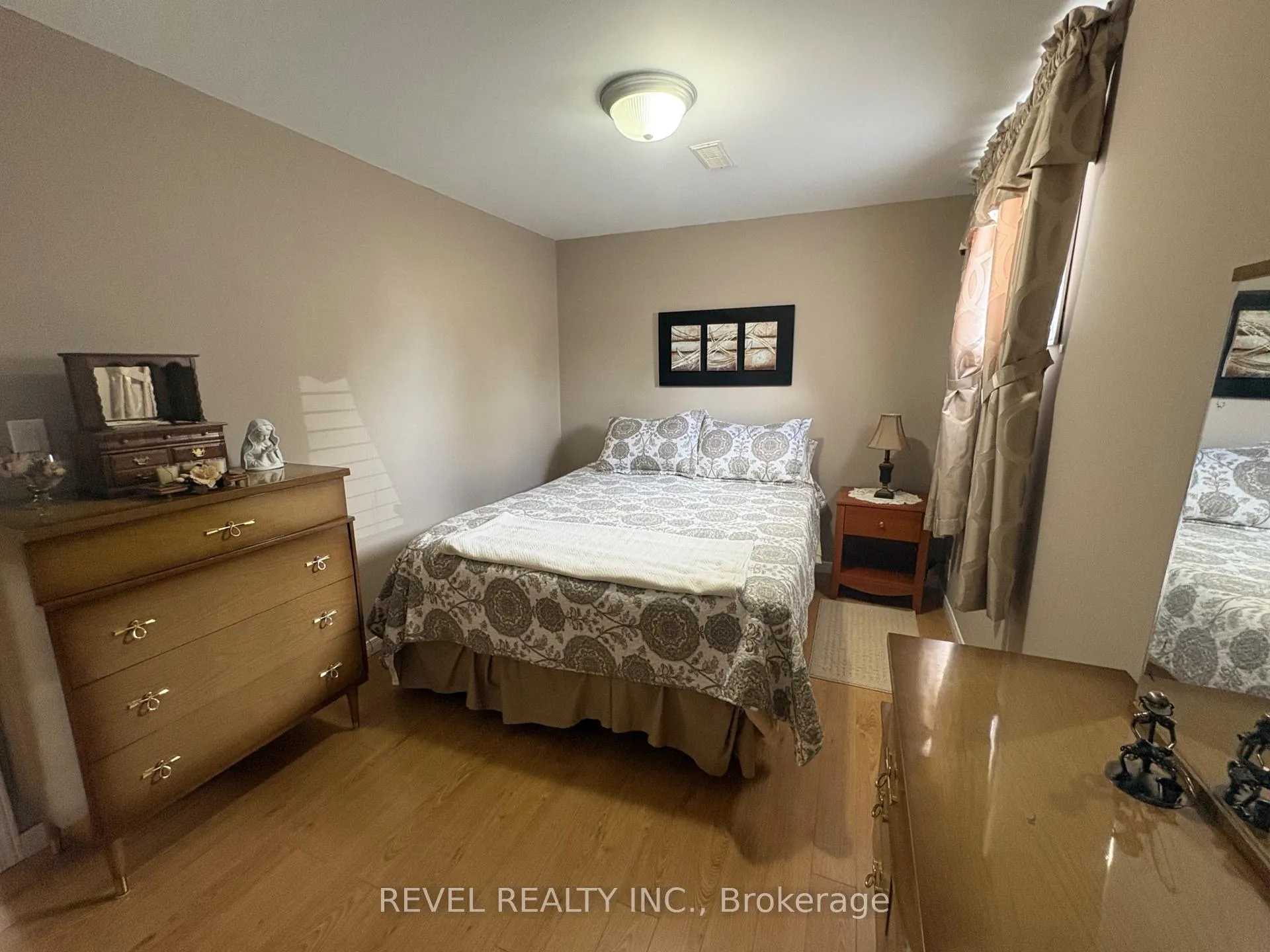 Photo 27 of 363 Thirteenth Avenue, Cochrane — HOMEH