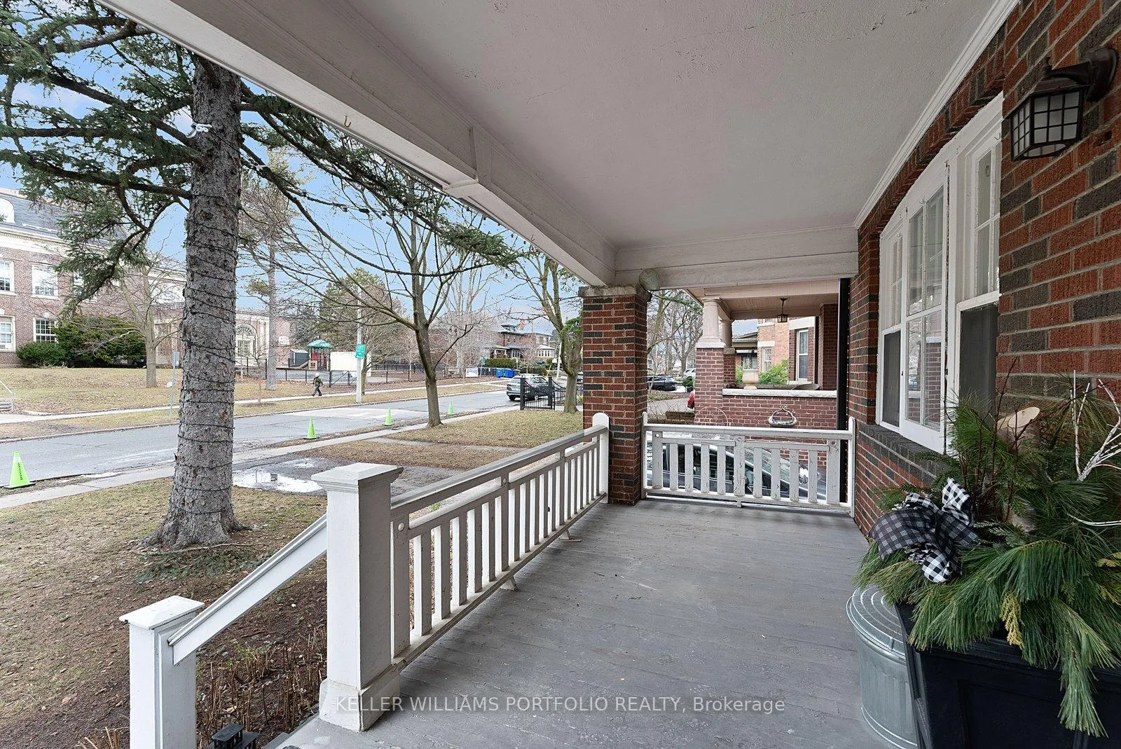Photo 4 of 145 Glengrove Avenue W, Toronto, Lawrence Park South — HOMEH