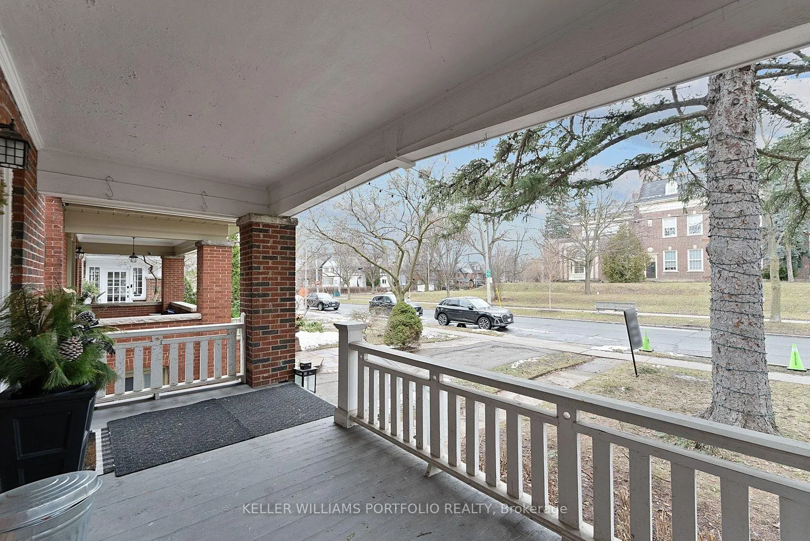 Photo 5 of 145 Glengrove Avenue W, Toronto, Lawrence Park South — HOMEH