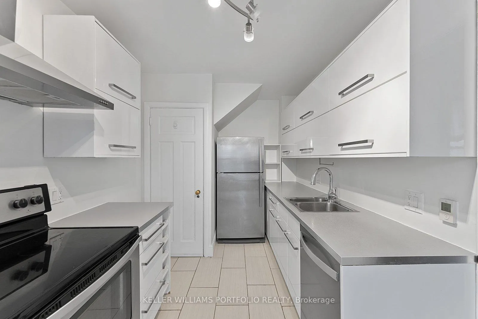 Photo 18 of 145 Glengrove Avenue W, Toronto, Lawrence Park South — HOMEH