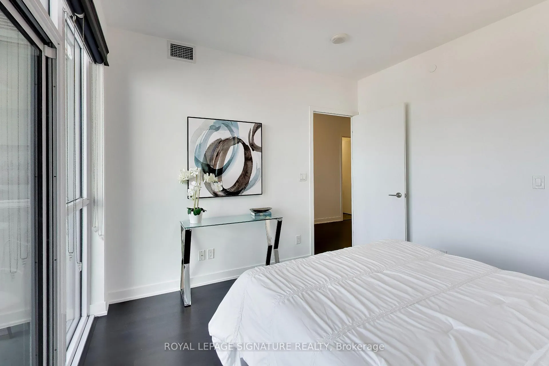 Photo 11 of Unit 501, 501 St Clair Avenue W, Toronto, Casa Loma — HOMEH