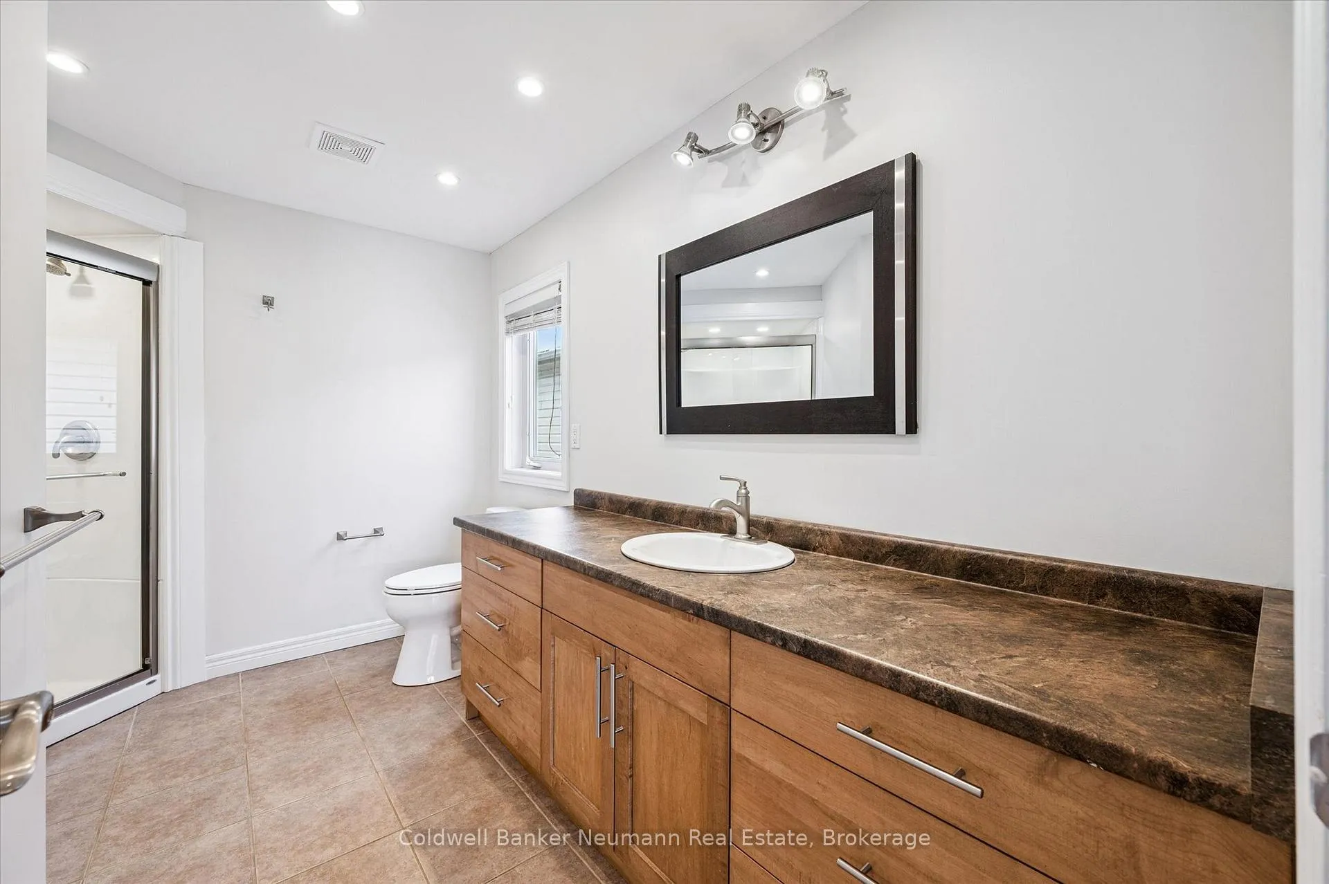 Photo 27 of 176 Colonial Drive, Guelph, Pineridge/Westminster Woods — HOMEH