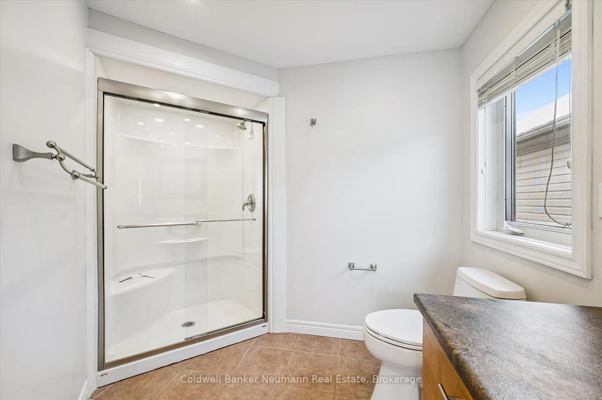 Photo 28 of 176 Colonial Drive, Guelph, Pineridge/Westminster Woods — HOMEH