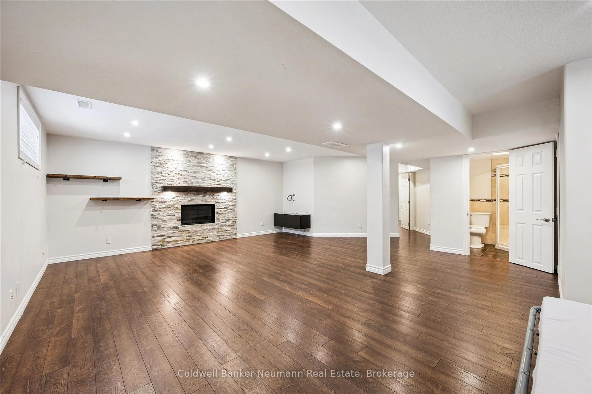 Photo 31 of 176 Colonial Drive, Guelph, Pineridge/Westminster Woods — HOMEH