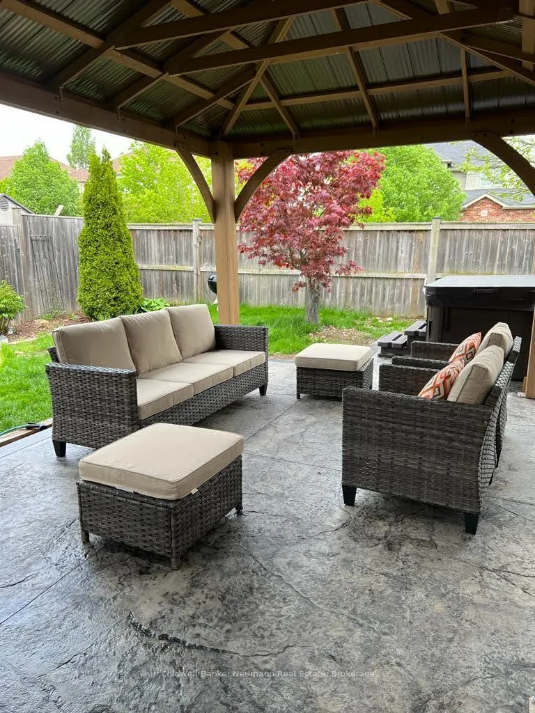 Photo 35 of 176 Colonial Drive, Guelph, Pineridge/Westminster Woods — HOMEH