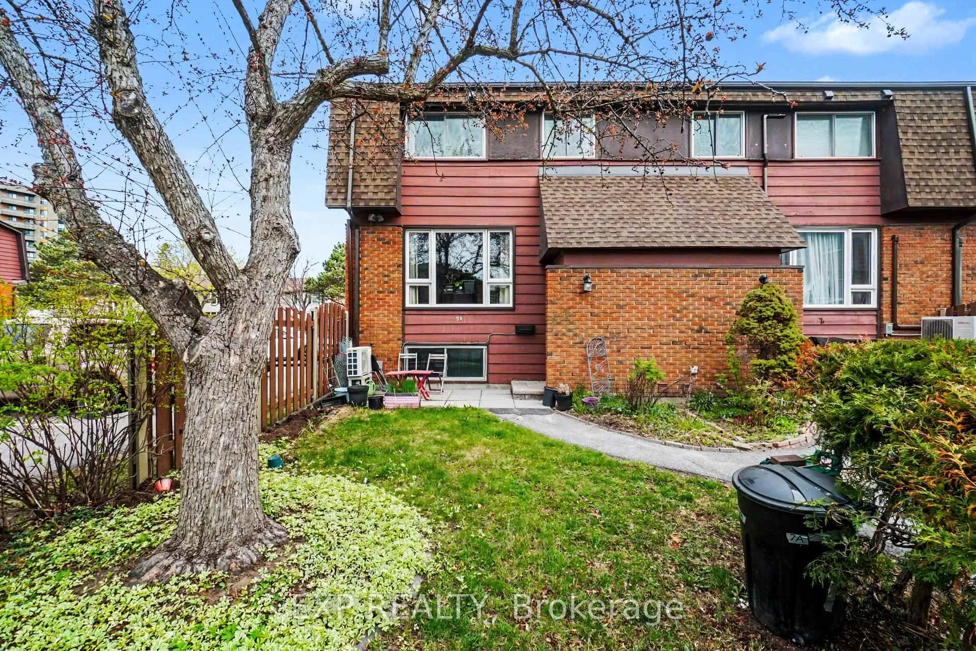 Photo 4 of 7A Banner Road, Ottawa, Sheahan Estates/Trend Village — HOMEH