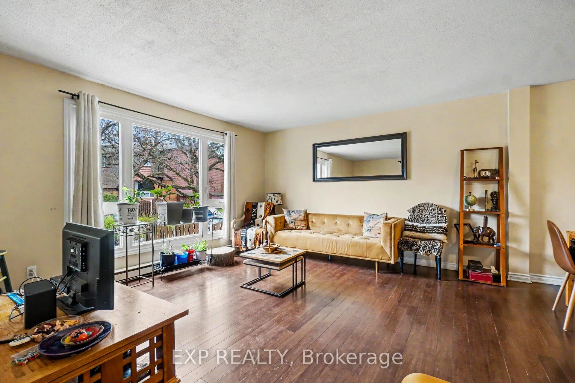 Photo 9 of 7A Banner Road, Ottawa, Sheahan Estates/Trend Village — HOMEH