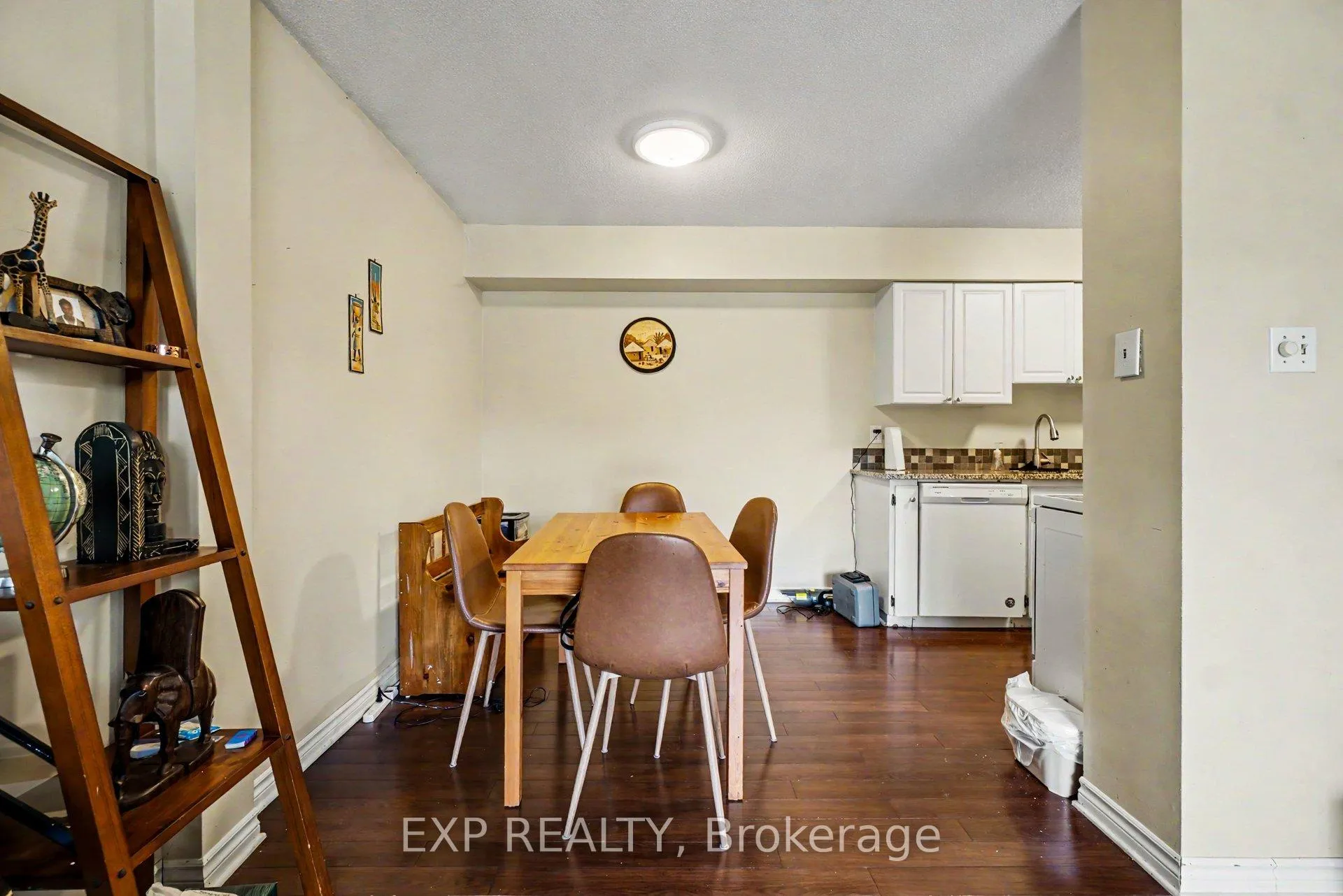 Photo 13 of 7A Banner Road, Ottawa, Sheahan Estates/Trend Village — HOMEH
