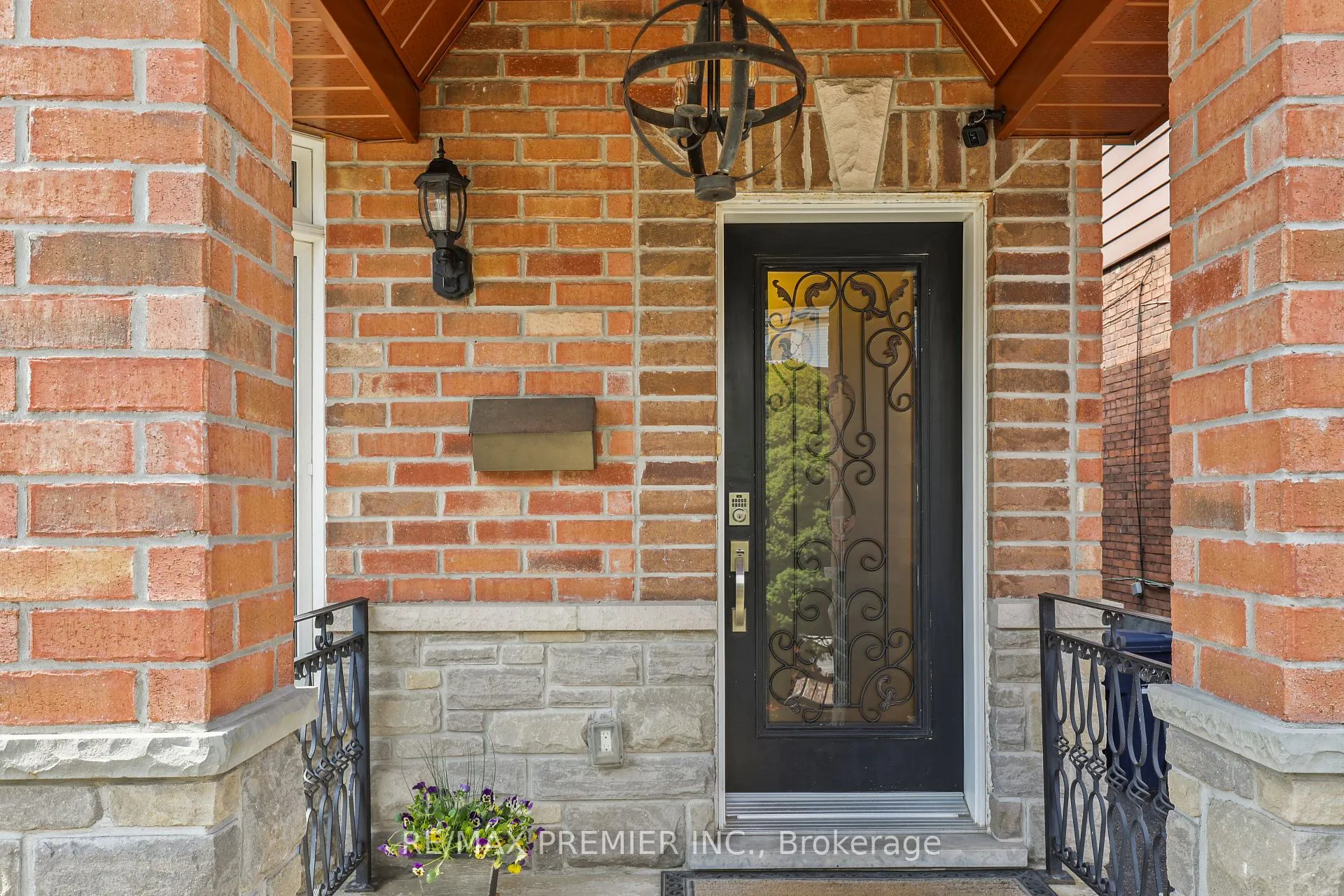 Photo 3 of 196 Blackthorn Avenue, Toronto, Weston-Pellam Park — HOMEH
