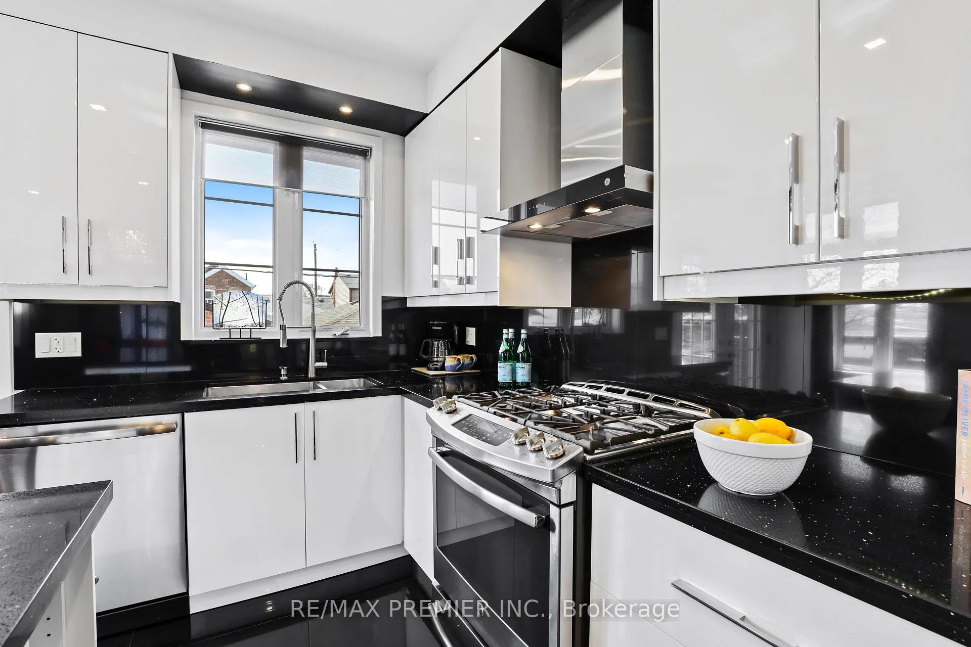 Photo 7 of 196 Blackthorn Avenue, Toronto, Weston-Pellam Park — HOMEH