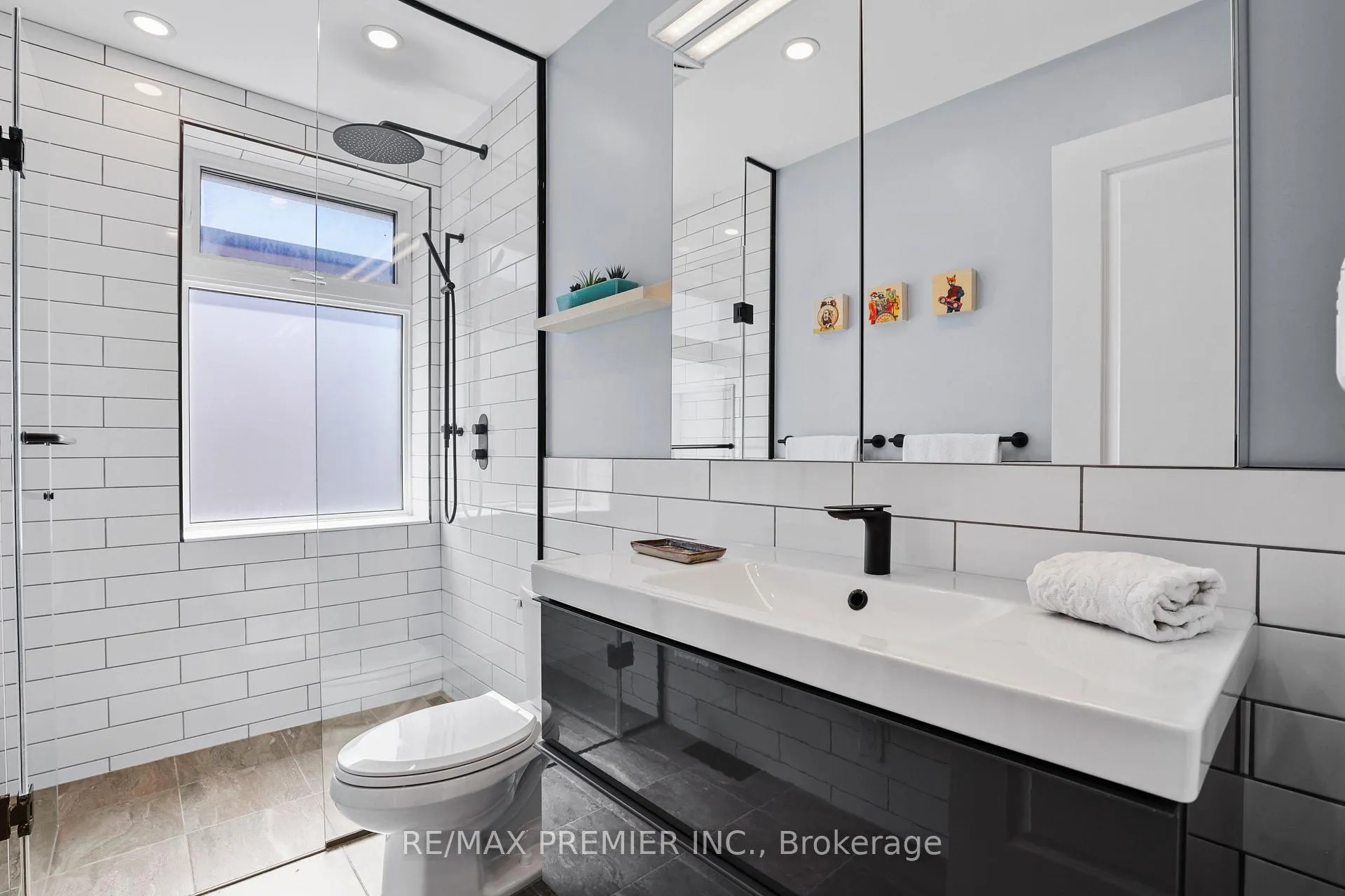 Photo 21 of 196 Blackthorn Avenue, Toronto, Weston-Pellam Park — HOMEH