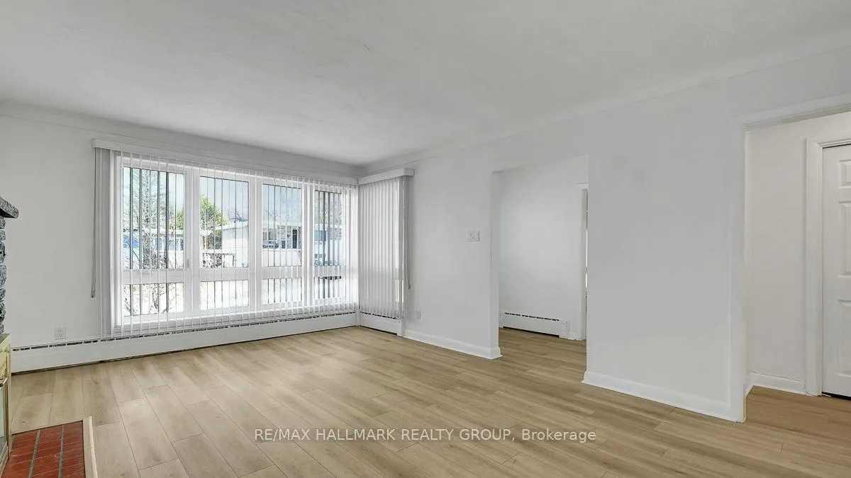 Photo 2 of Unit 2, 264 Michel Circle, Ottawa, Vanier — HOMEH
