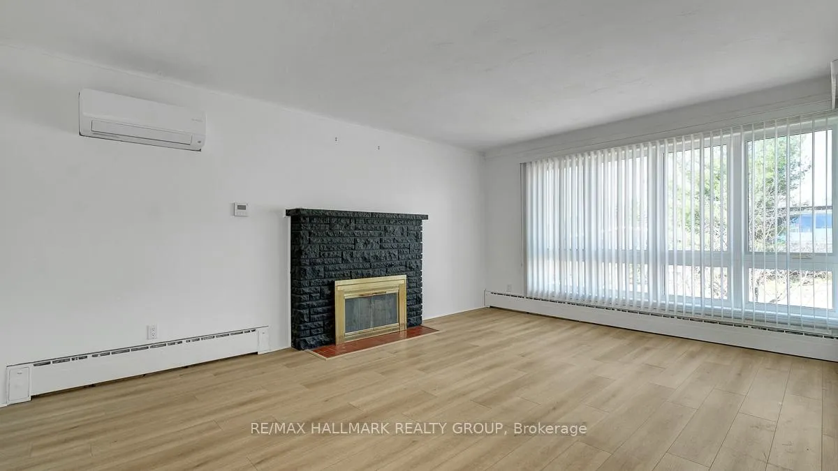 Photo 3 of Unit 2, 264 Michel Circle, Ottawa, Vanier — HOMEH