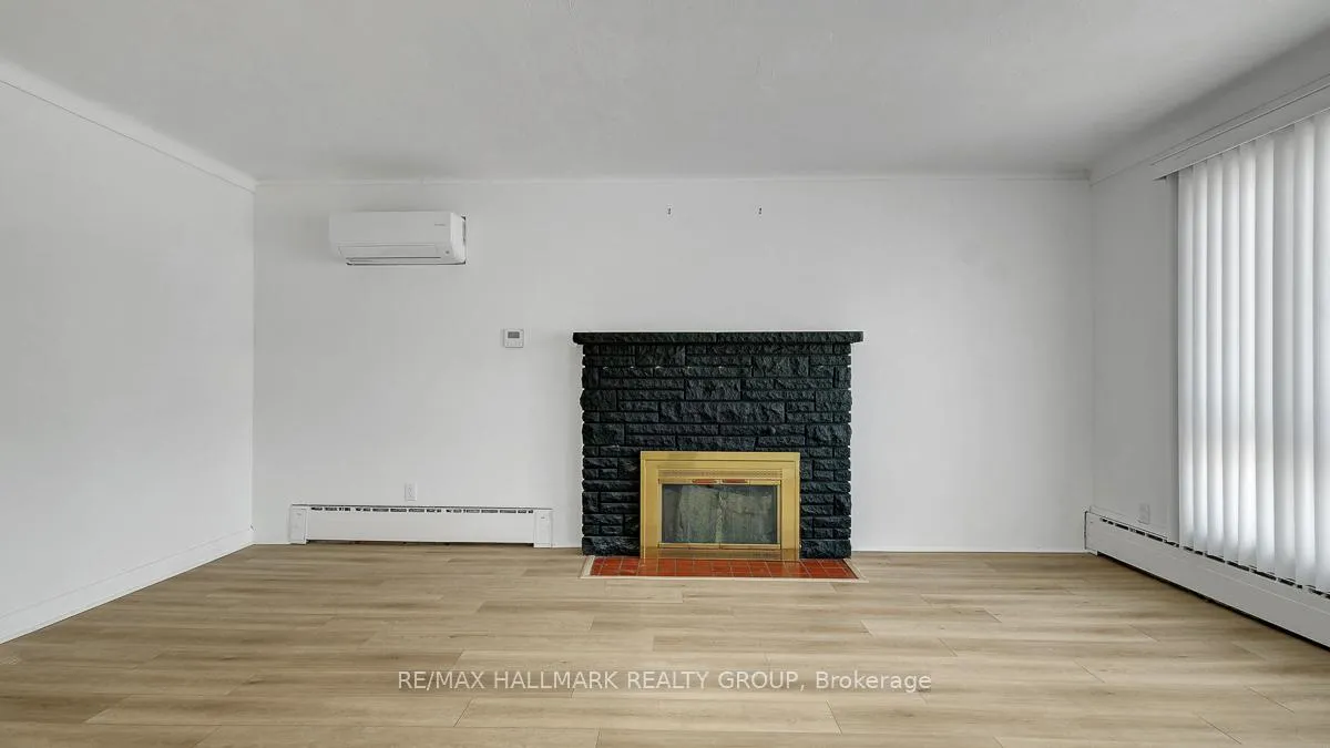 Photo 4 of Unit 2, 264 Michel Circle, Ottawa, Vanier — HOMEH