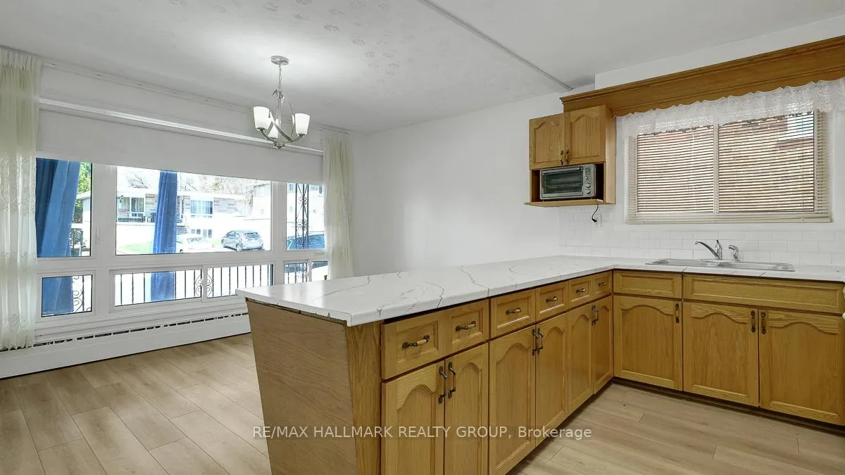 Photo 13 of Unit 2, 264 Michel Circle, Ottawa, Vanier — HOMEH