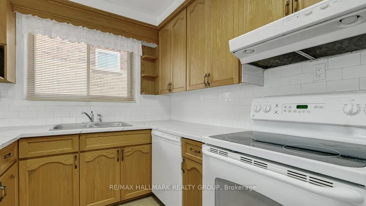 Photo 14 of Unit 2, 264 Michel Circle, Ottawa, Vanier — HOMEH