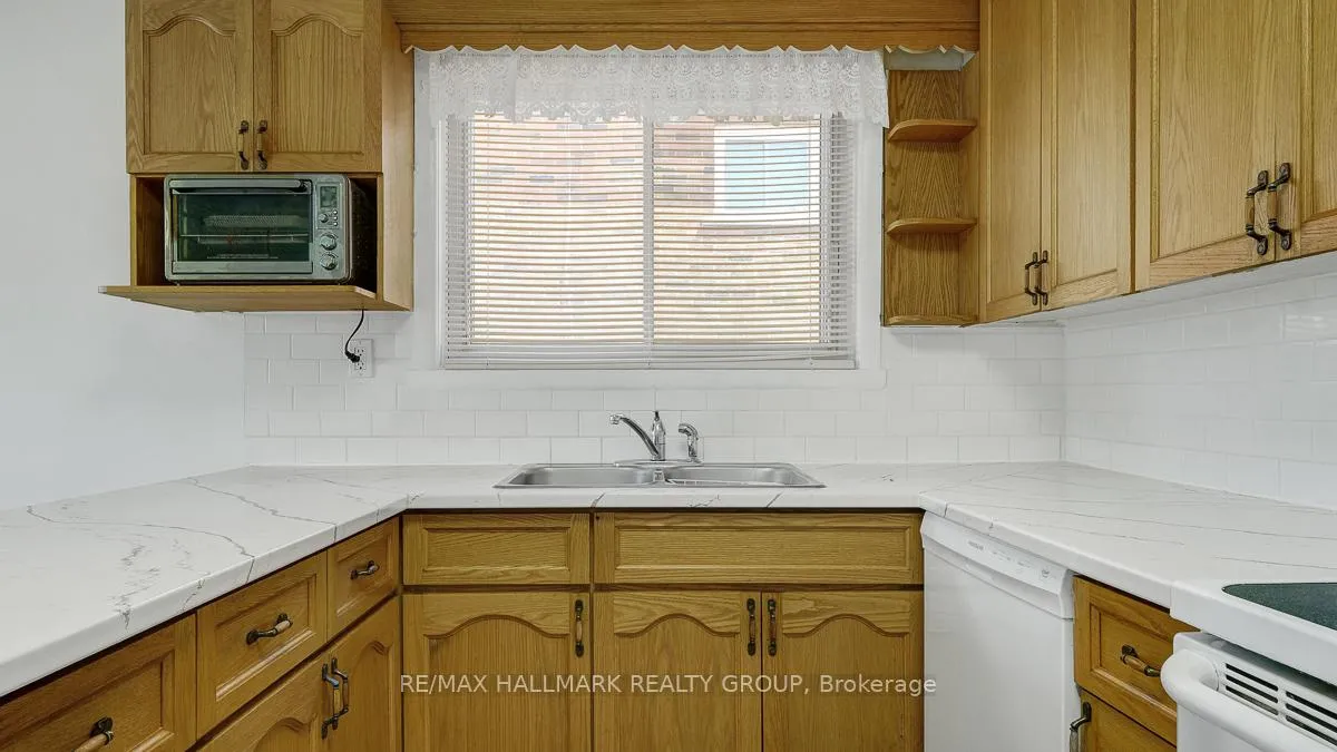 Photo 15 of Unit 2, 264 Michel Circle, Ottawa, Vanier — HOMEH