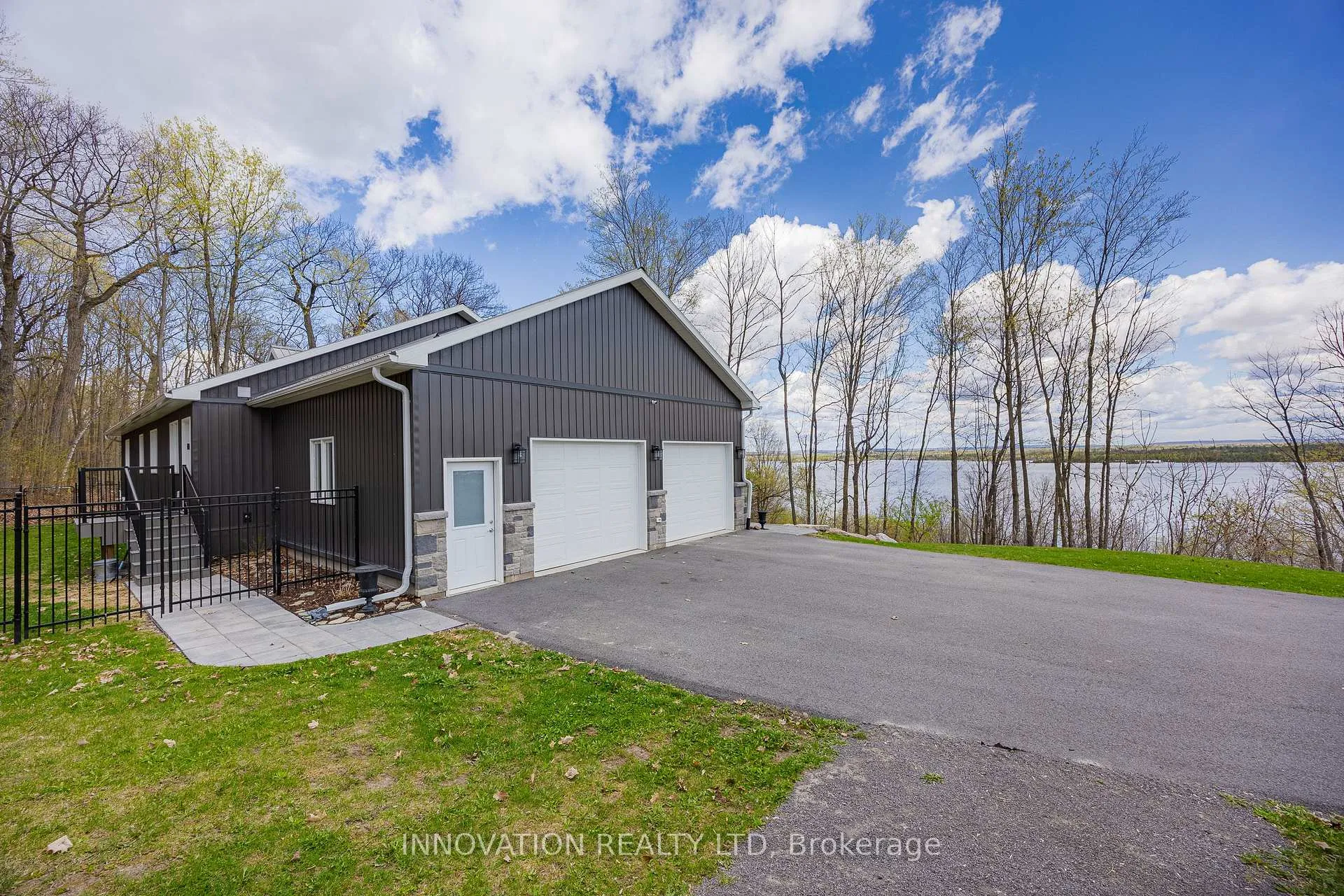 Photo 12 of 731 Usborne Street, McNab/Braeside, Mcnab/Braeside Twps — HOMEH
