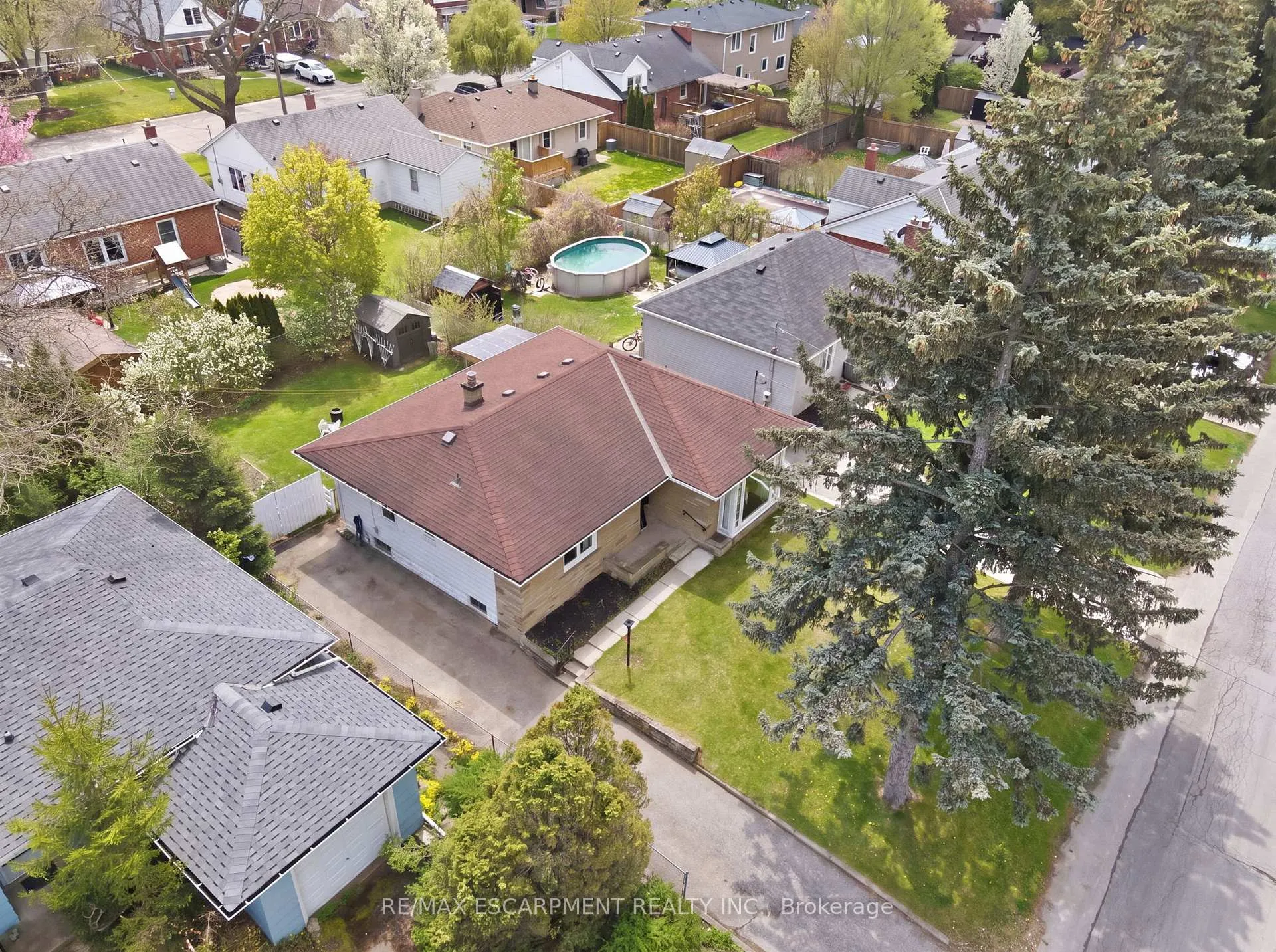 Photo 4 of 23 Mcmaster Avenue S, Hamilton, Dundas — HOMEH