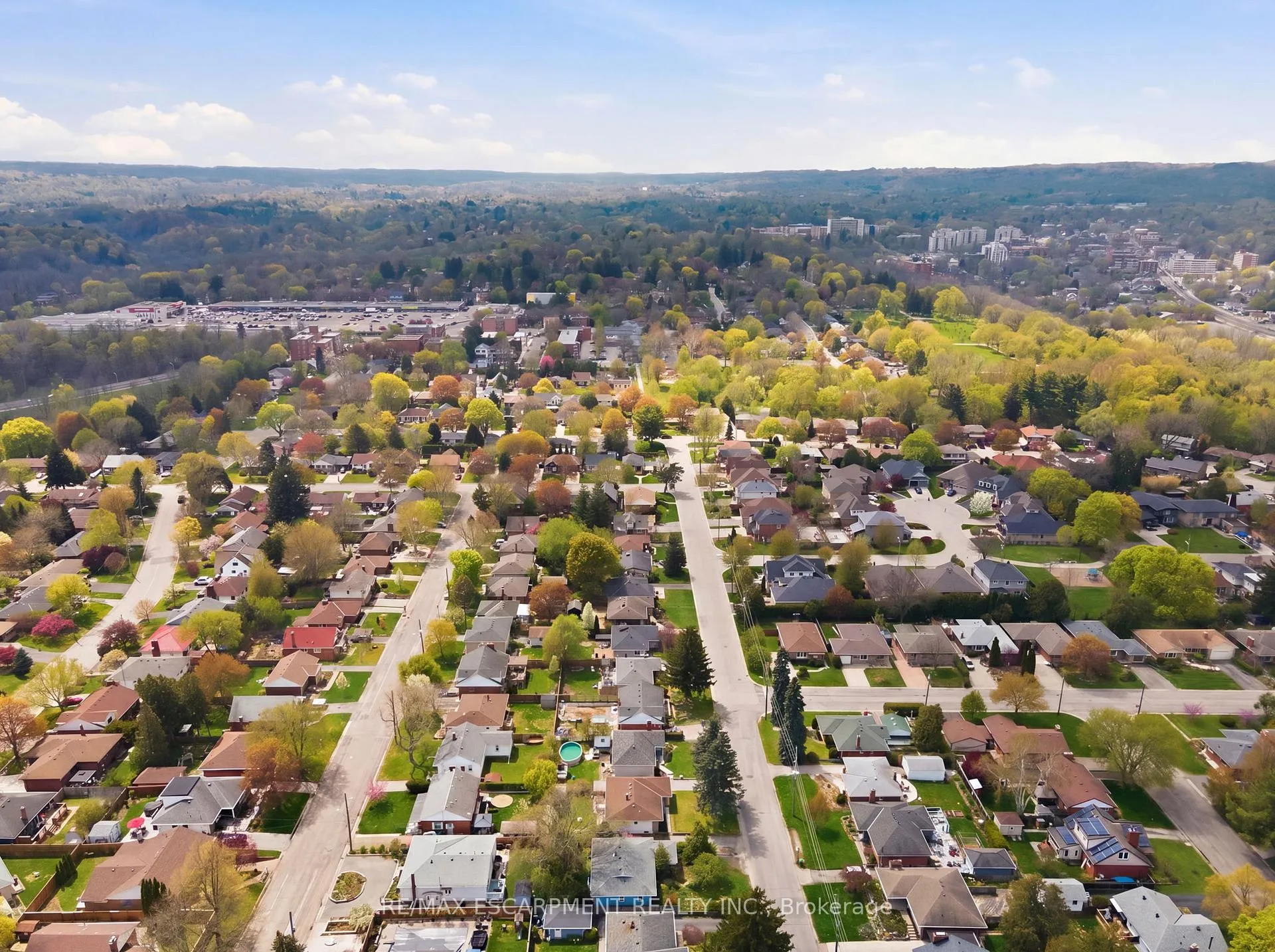 Photo 8 of 23 Mcmaster Avenue S, Hamilton, Dundas — HOMEH
