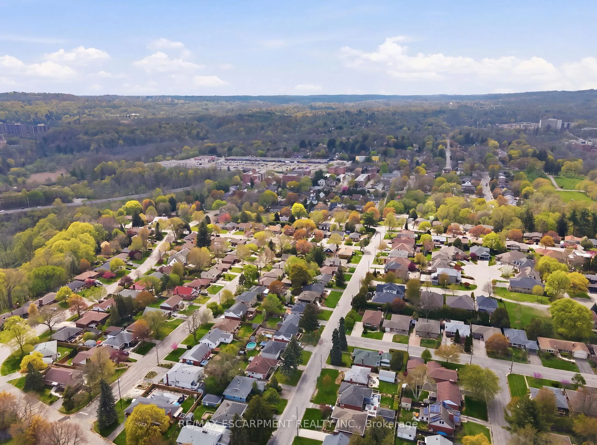 Photo 9 of 23 Mcmaster Avenue S, Hamilton, Dundas — HOMEH
