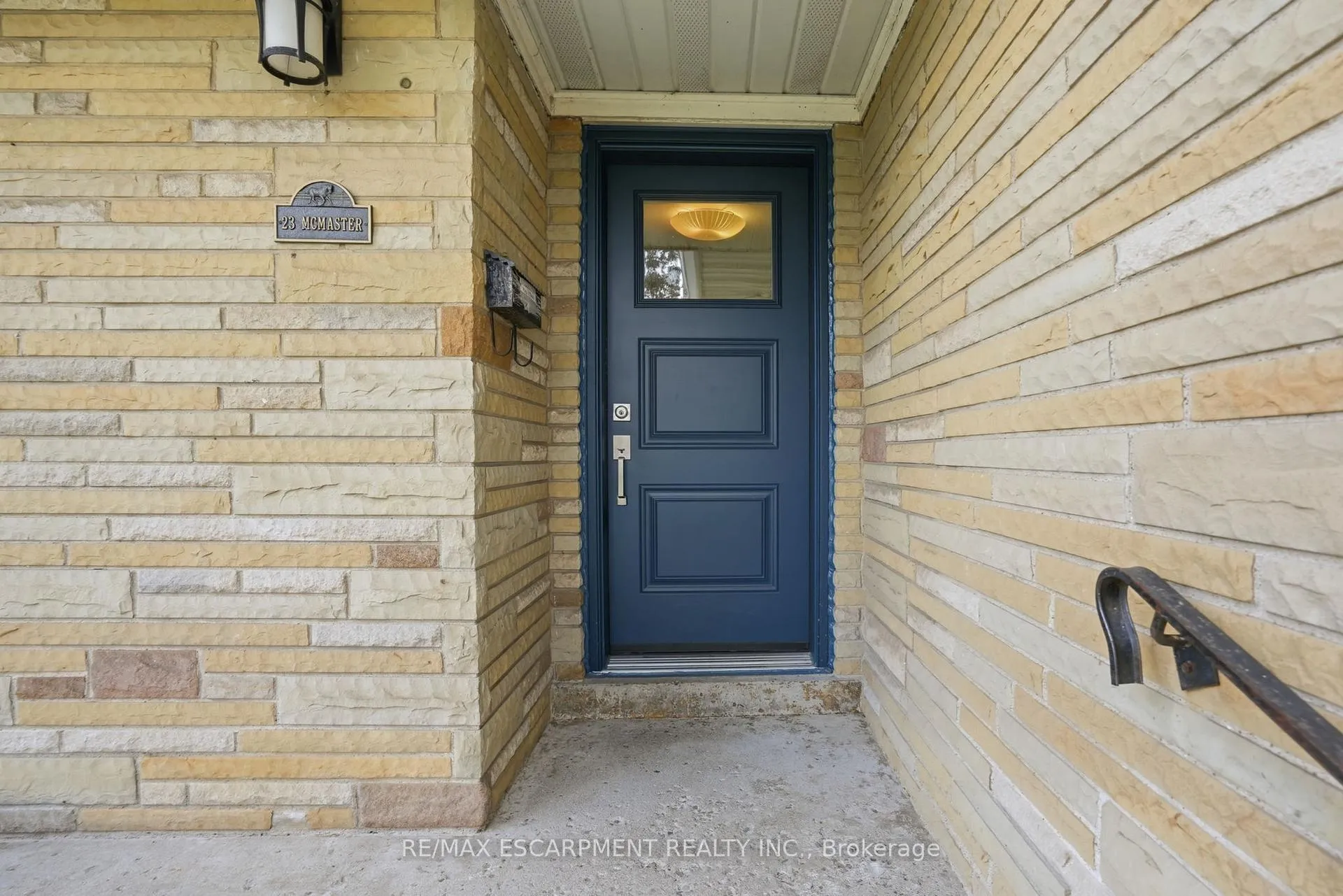 Photo 11 of 23 Mcmaster Avenue S, Hamilton, Dundas — HOMEH