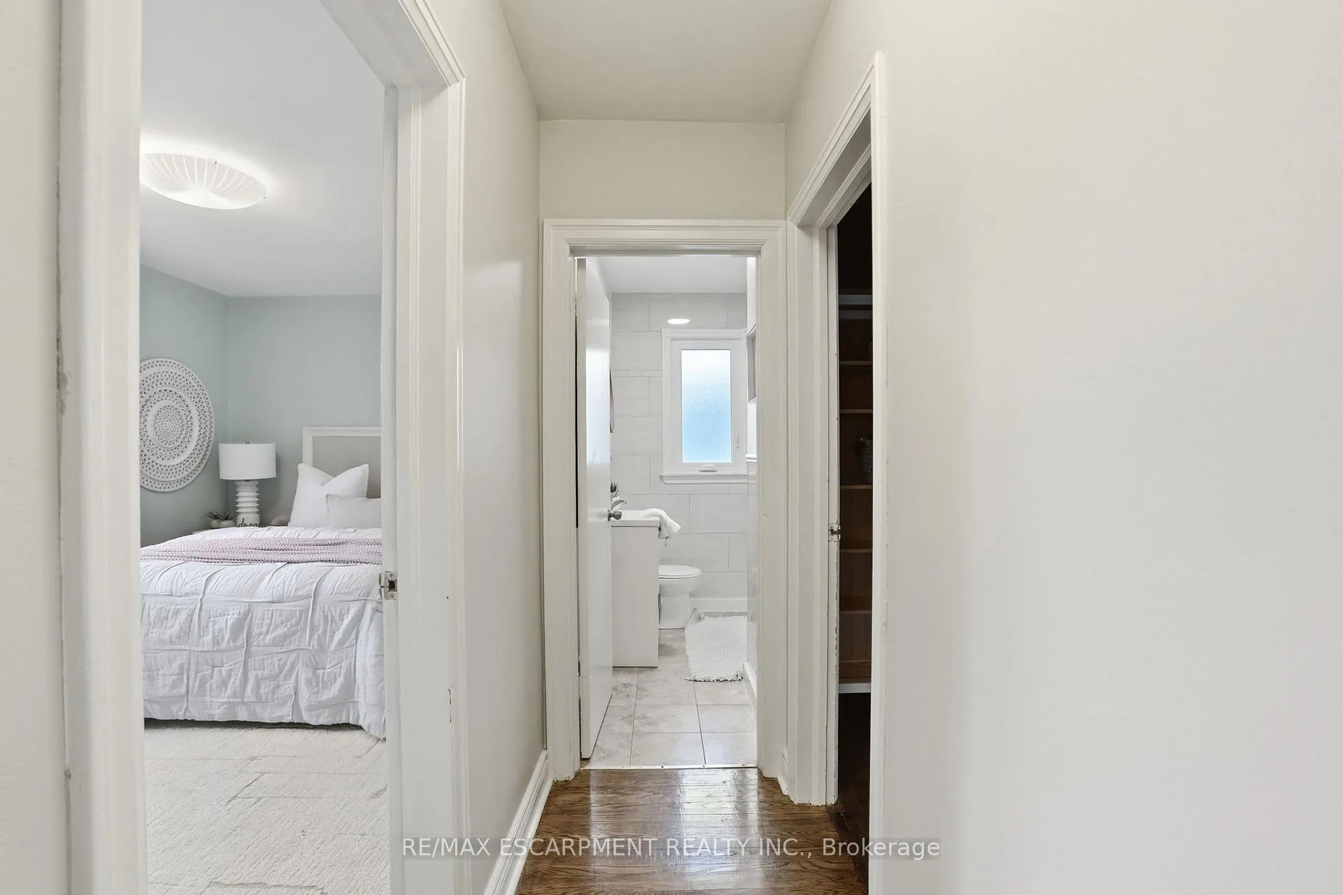 Photo 23 of 23 Mcmaster Avenue S, Hamilton, Dundas — HOMEH