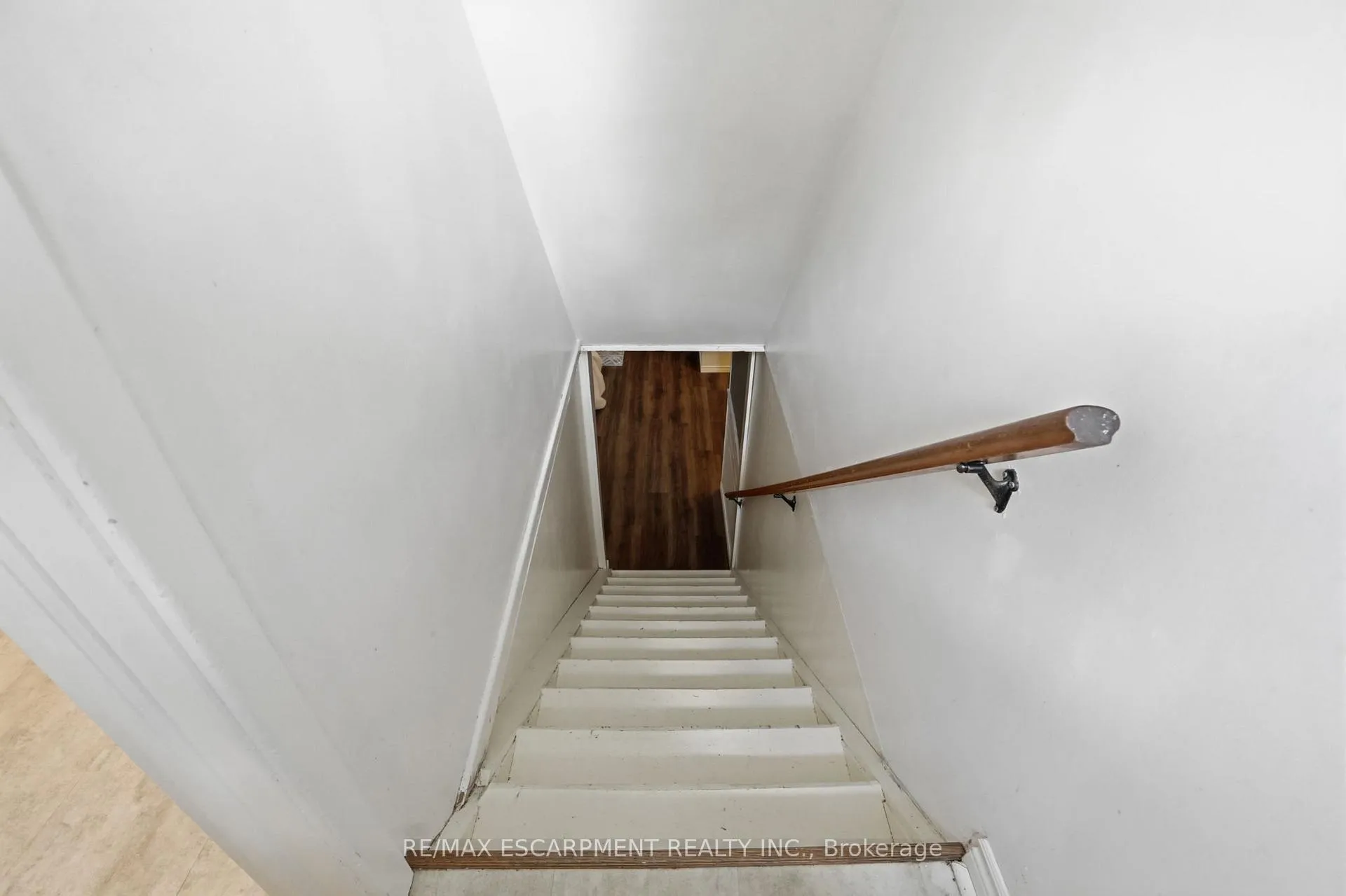 Photo 30 of 23 Mcmaster Avenue S, Hamilton, Dundas — HOMEH